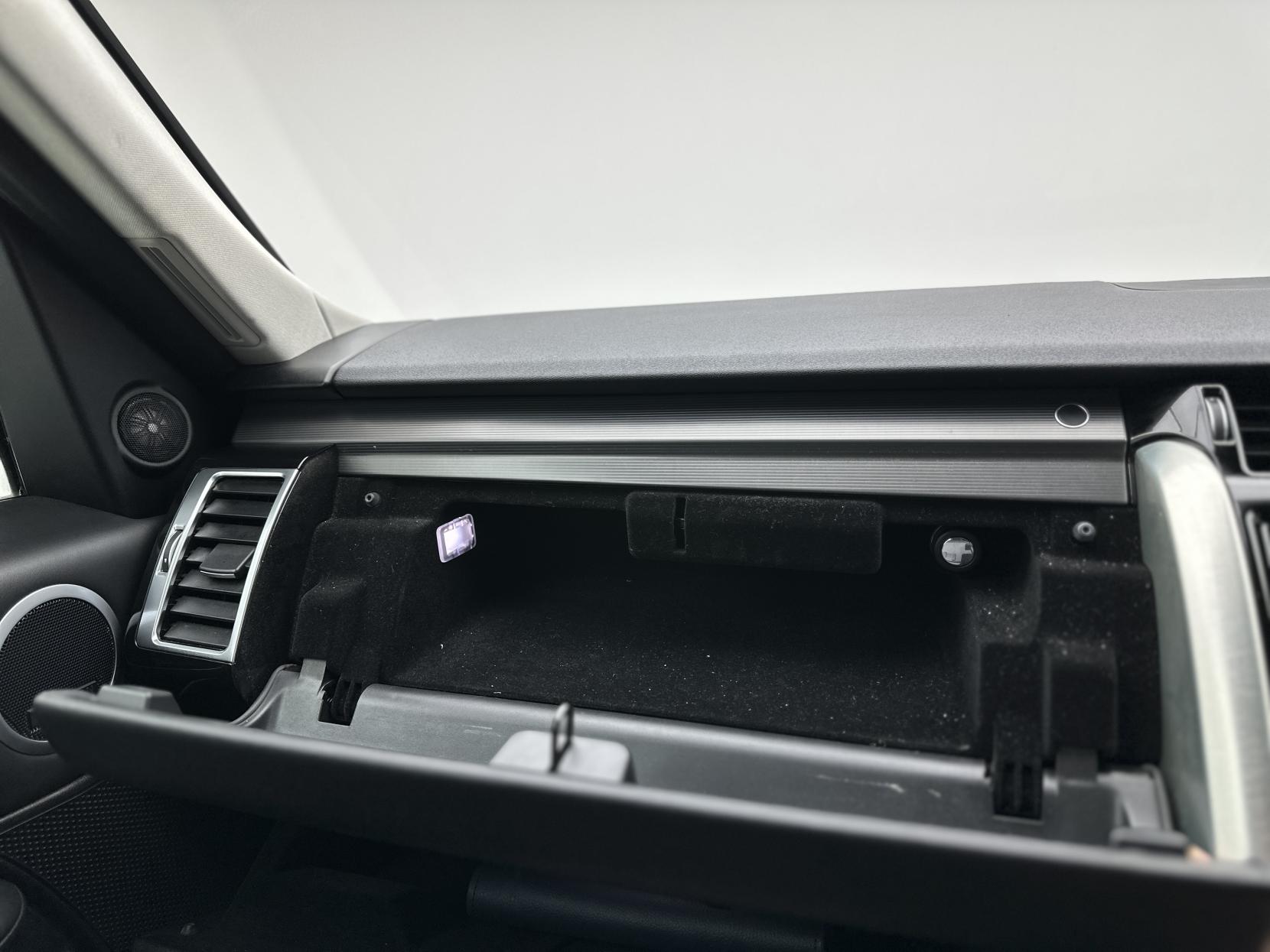 Land Rover Discovery 2.0 SD4 HSE Luxury SUV 5dr Diesel Auto 4WD Euro 6 (s/s) (240 ps)