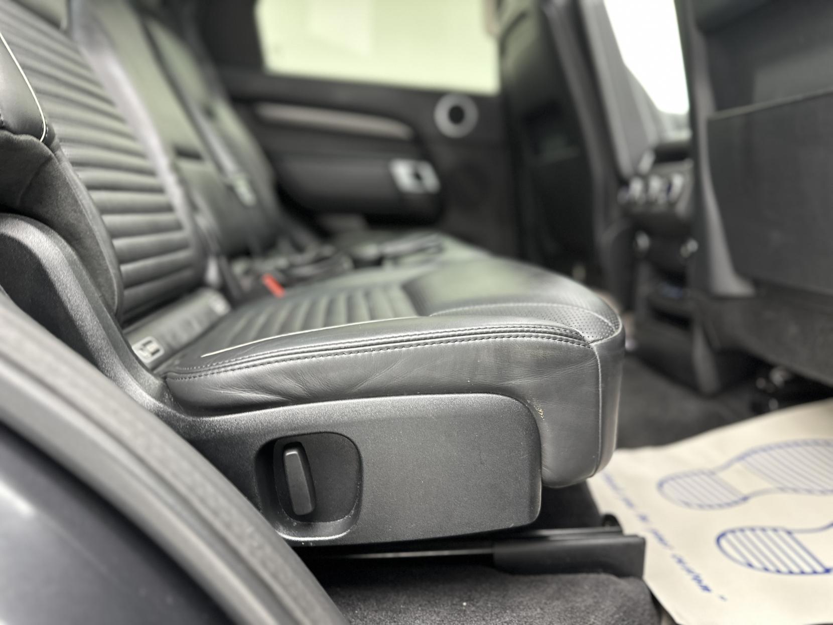 Land Rover Discovery 2.0 SD4 HSE Luxury SUV 5dr Diesel Auto 4WD Euro 6 (s/s) (240 ps)