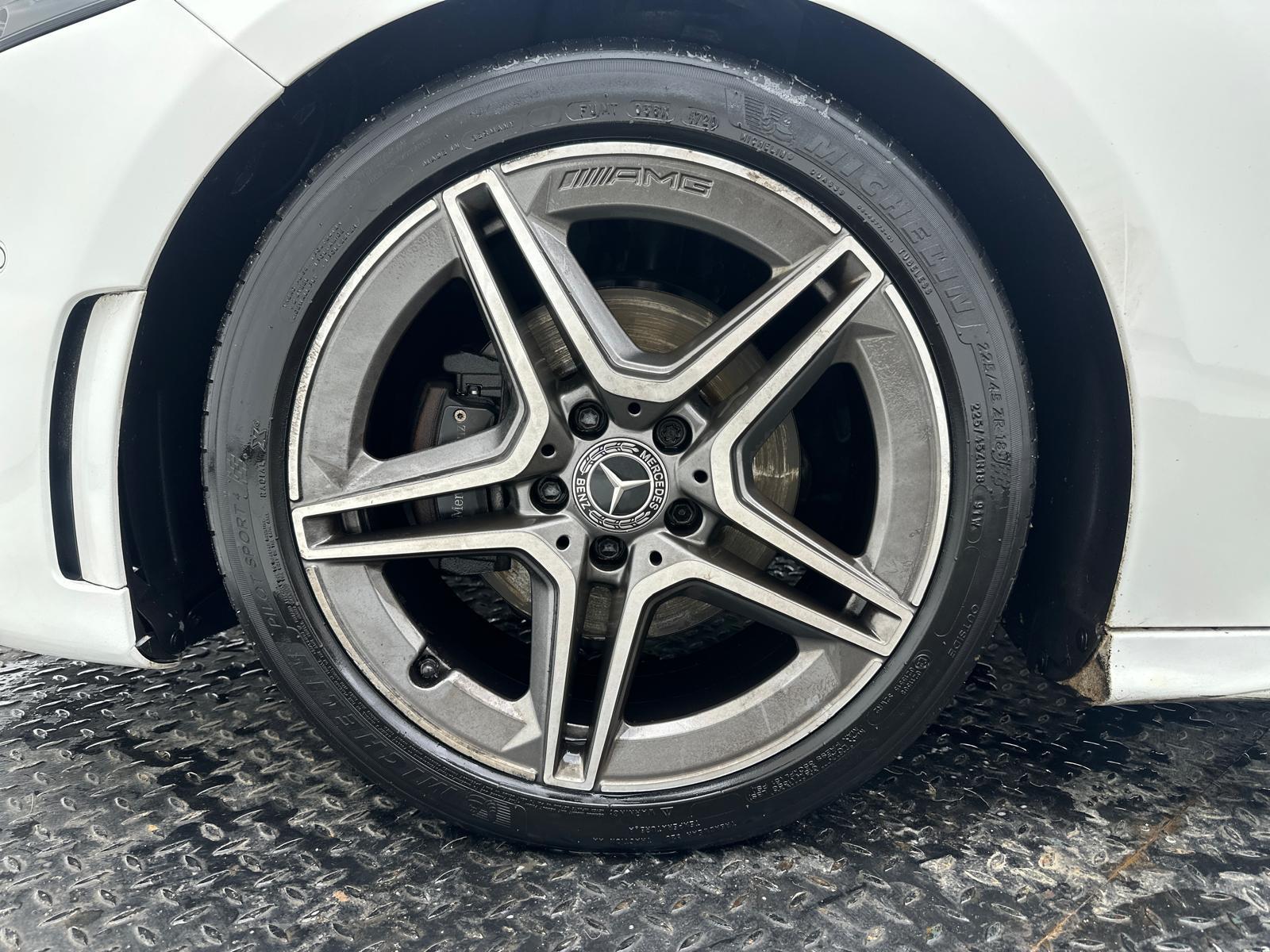 Mercedes-Benz A Class 2.0 A200d AMG Line (Premium Plus) Hatchback 5dr Diesel 8G-DCT Euro 6 (s/s) (150 ps)