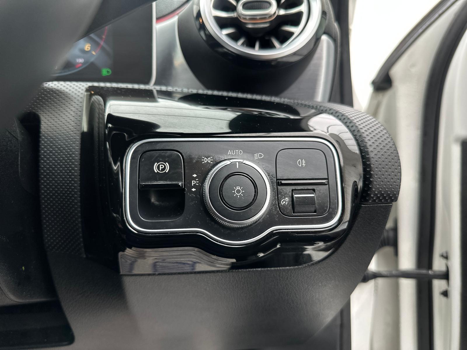 Mercedes-Benz A Class 2.0 A200d AMG Line (Premium Plus) Hatchback 5dr Diesel 8G-DCT Euro 6 (s/s) (150 ps)