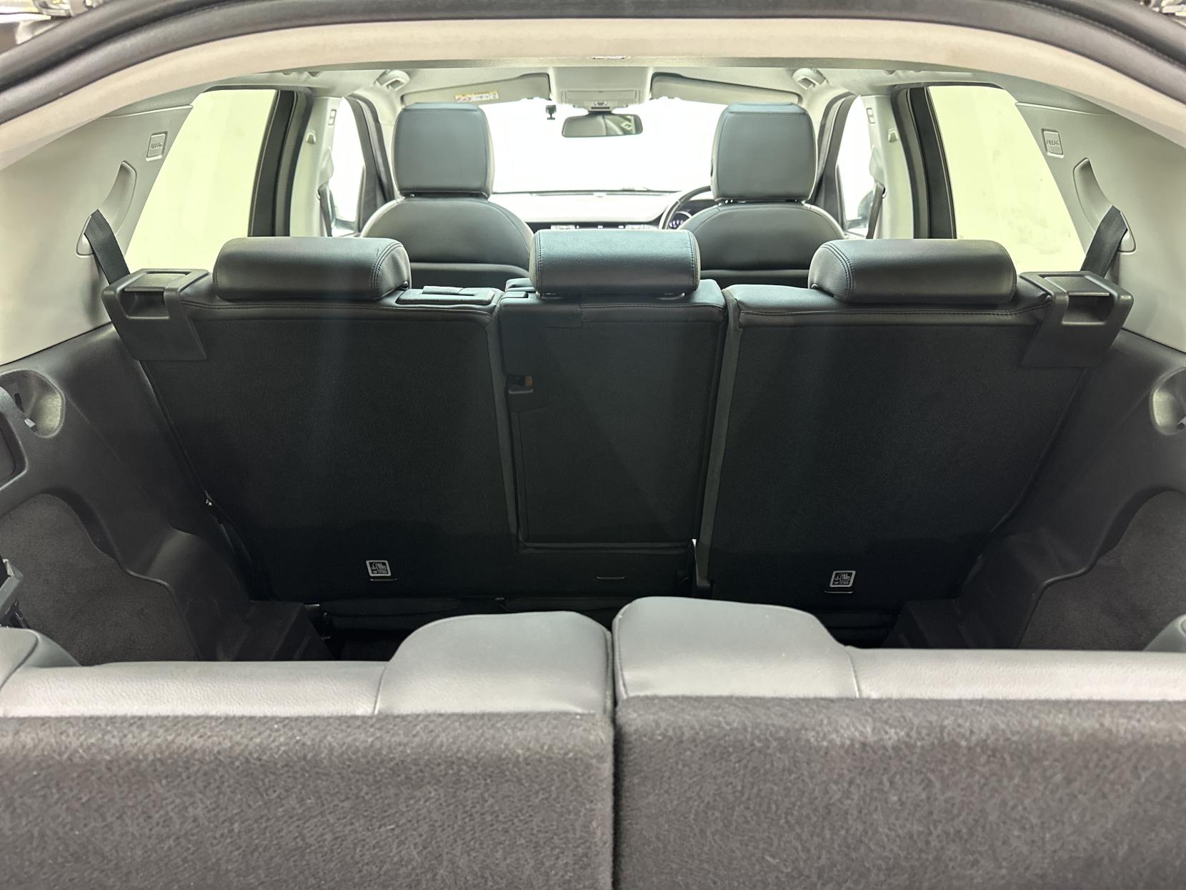 Land Rover Discovery Sport 2.0 TD4 HSE Black SUV 5dr Diesel Auto 4WD Euro 6 (s/s) (180 ps)