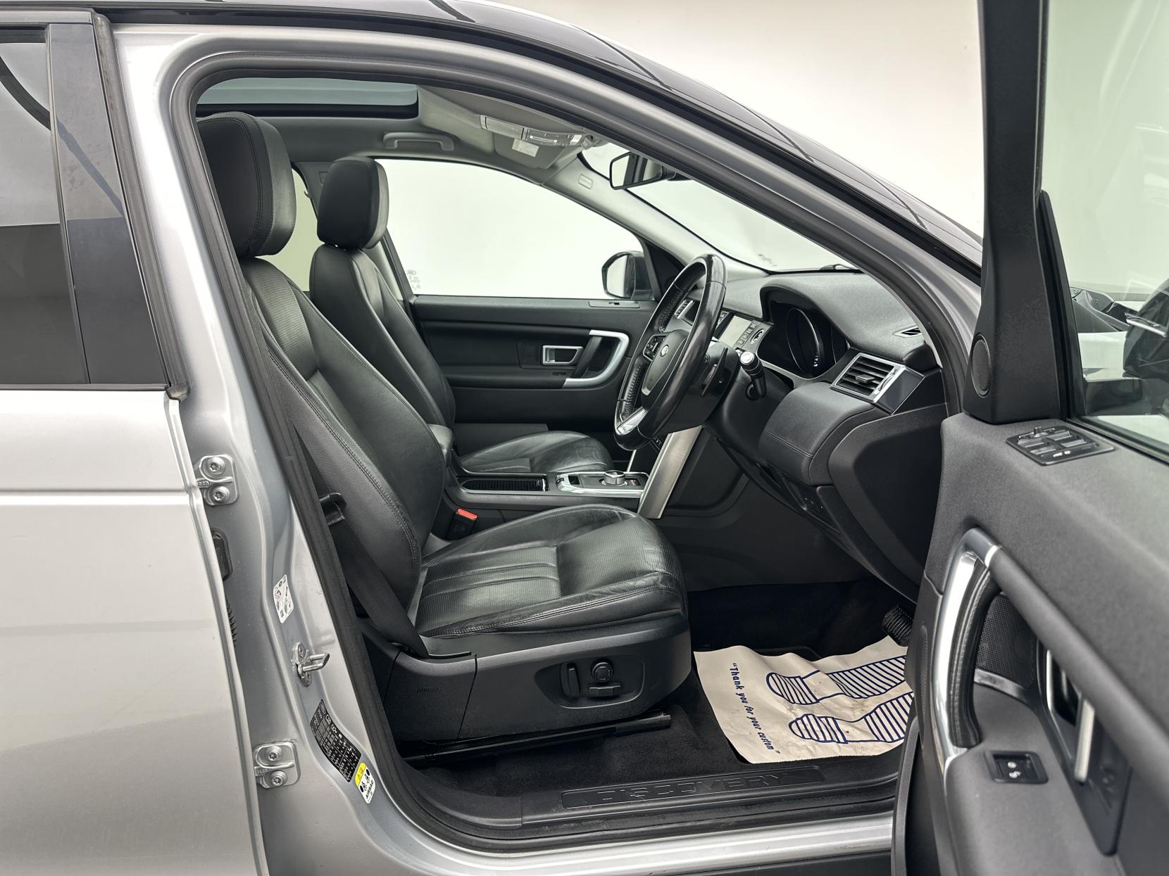 Land Rover Discovery Sport 2.0 TD4 HSE Black SUV 5dr Diesel Auto 4WD Euro 6 (s/s) (180 ps)