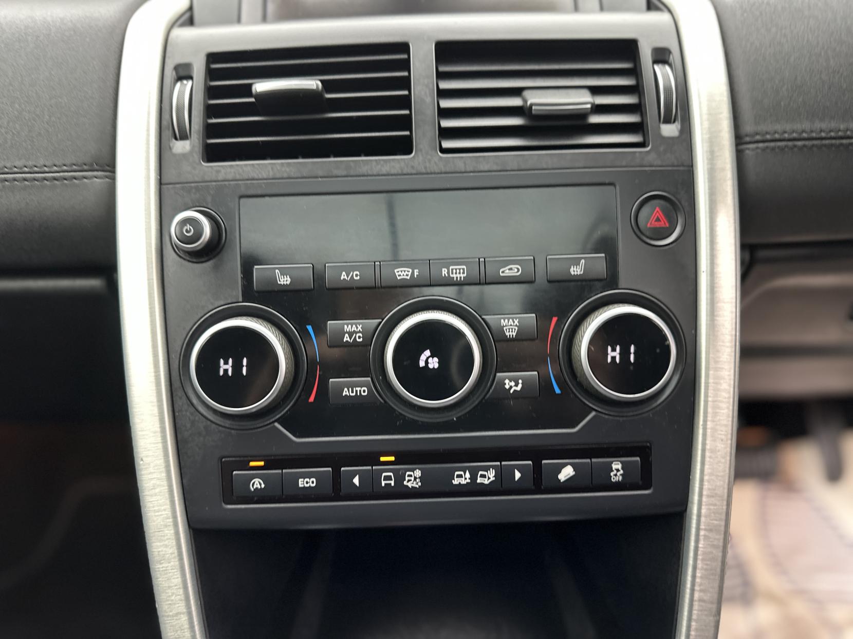 Land Rover Discovery Sport 2.0 TD4 HSE Black SUV 5dr Diesel Auto 4WD Euro 6 (s/s) (180 ps)