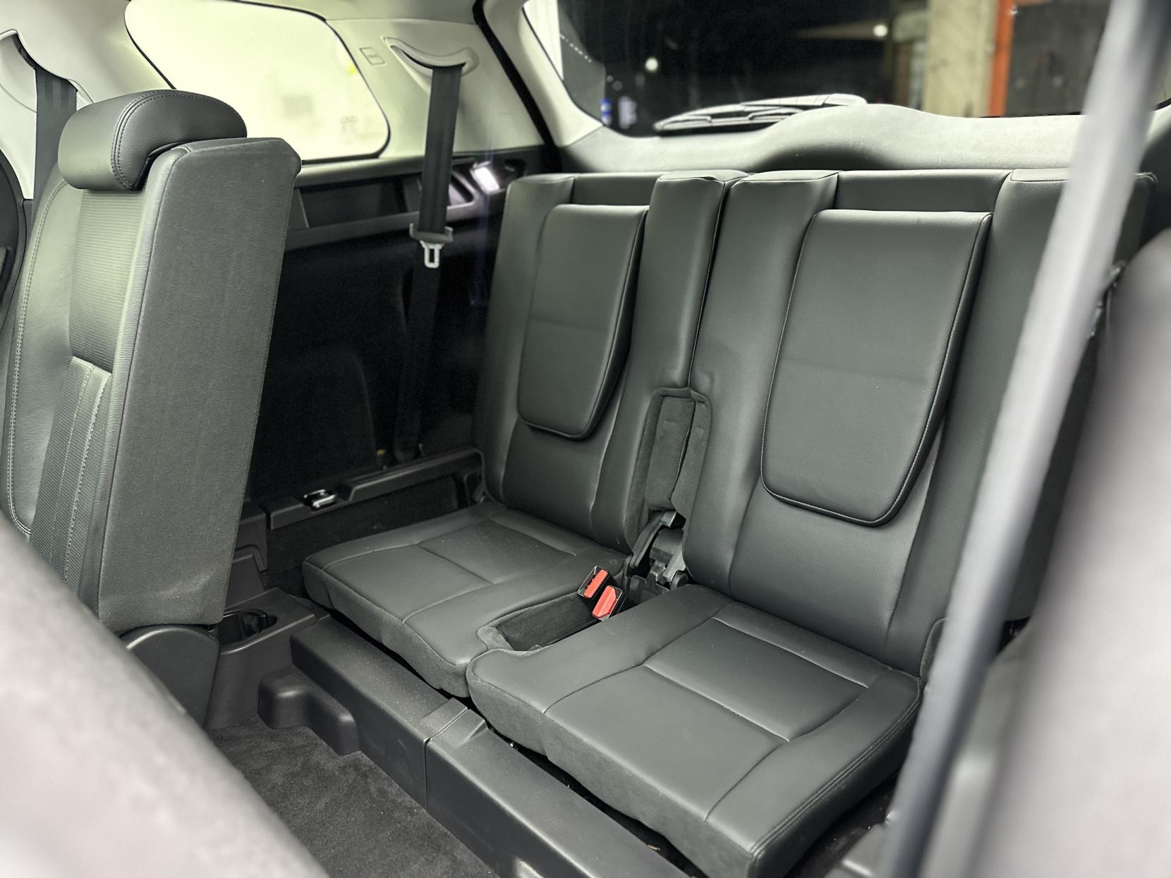 Land Rover Discovery Sport 2.0 TD4 HSE Black SUV 5dr Diesel Auto 4WD Euro 6 (s/s) (180 ps)