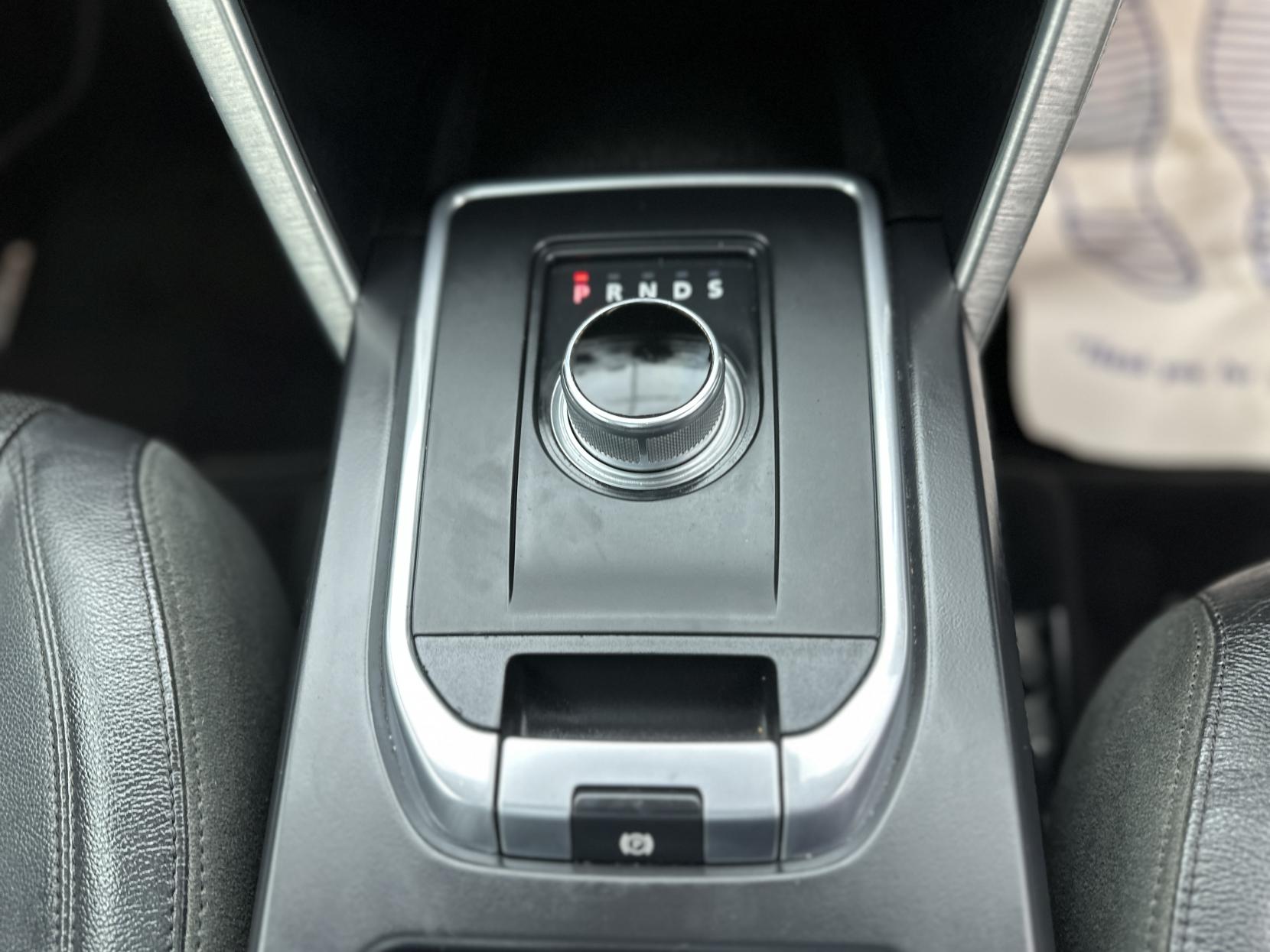 Land Rover Discovery Sport 2.0 TD4 HSE Black SUV 5dr Diesel Auto 4WD Euro 6 (s/s) (180 ps)