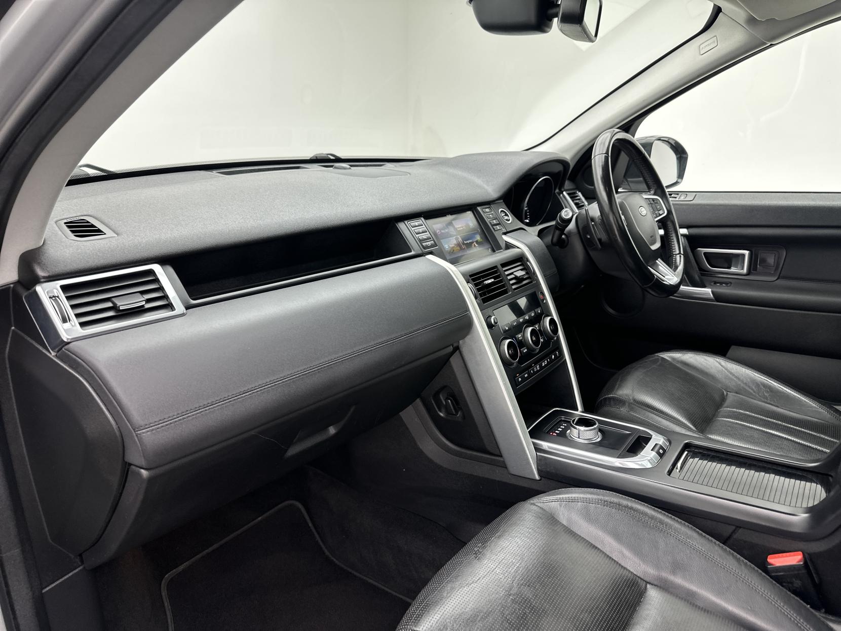 Land Rover Discovery Sport 2.0 TD4 HSE Black SUV 5dr Diesel Auto 4WD Euro 6 (s/s) (180 ps)