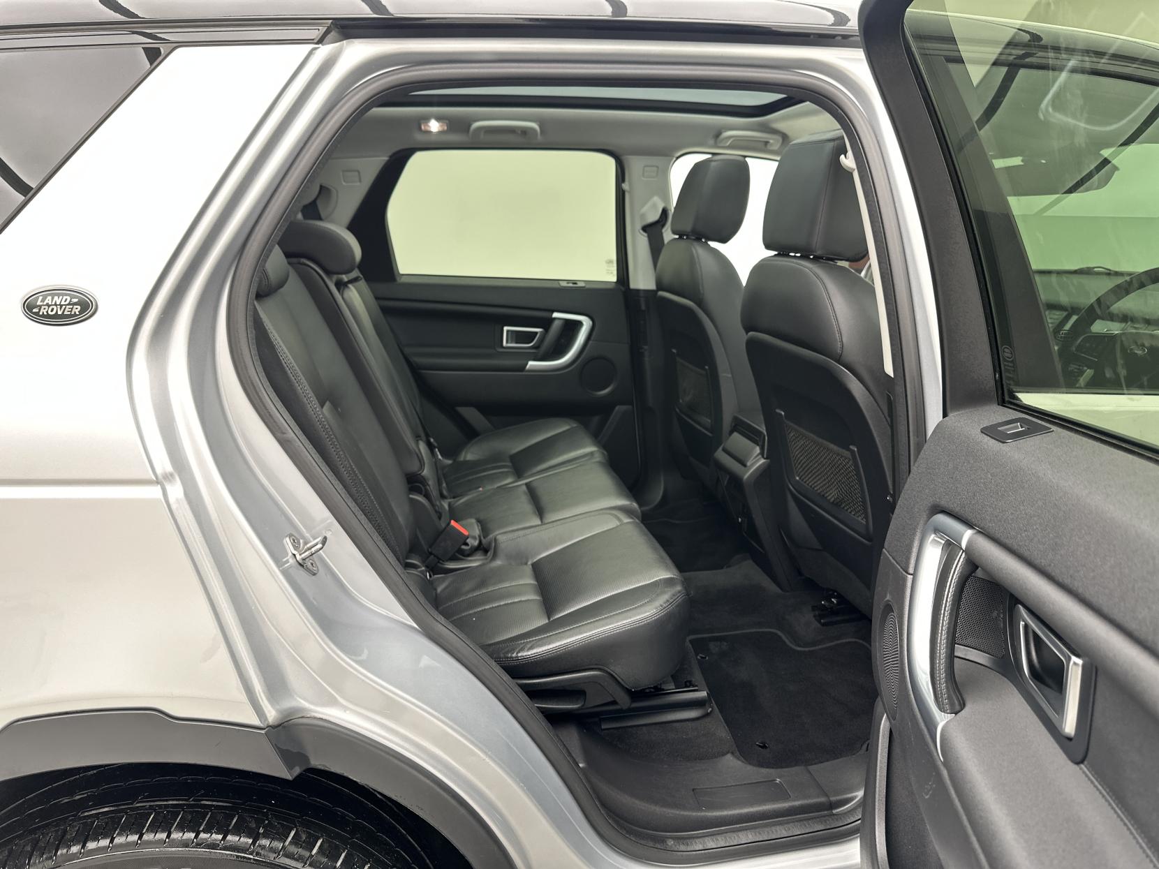 Land Rover Discovery Sport 2.0 TD4 HSE Black SUV 5dr Diesel Auto 4WD Euro 6 (s/s) (180 ps)