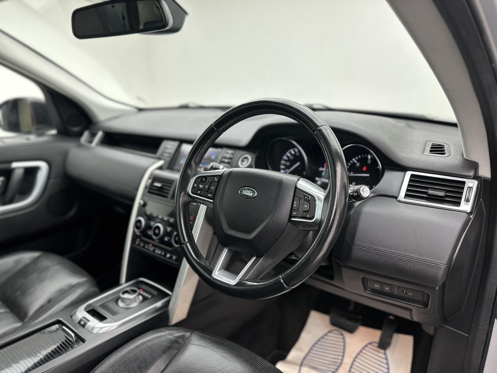 Land Rover Discovery Sport 2.0 TD4 HSE Black SUV 5dr Diesel Auto 4WD Euro 6 (s/s) (180 ps)