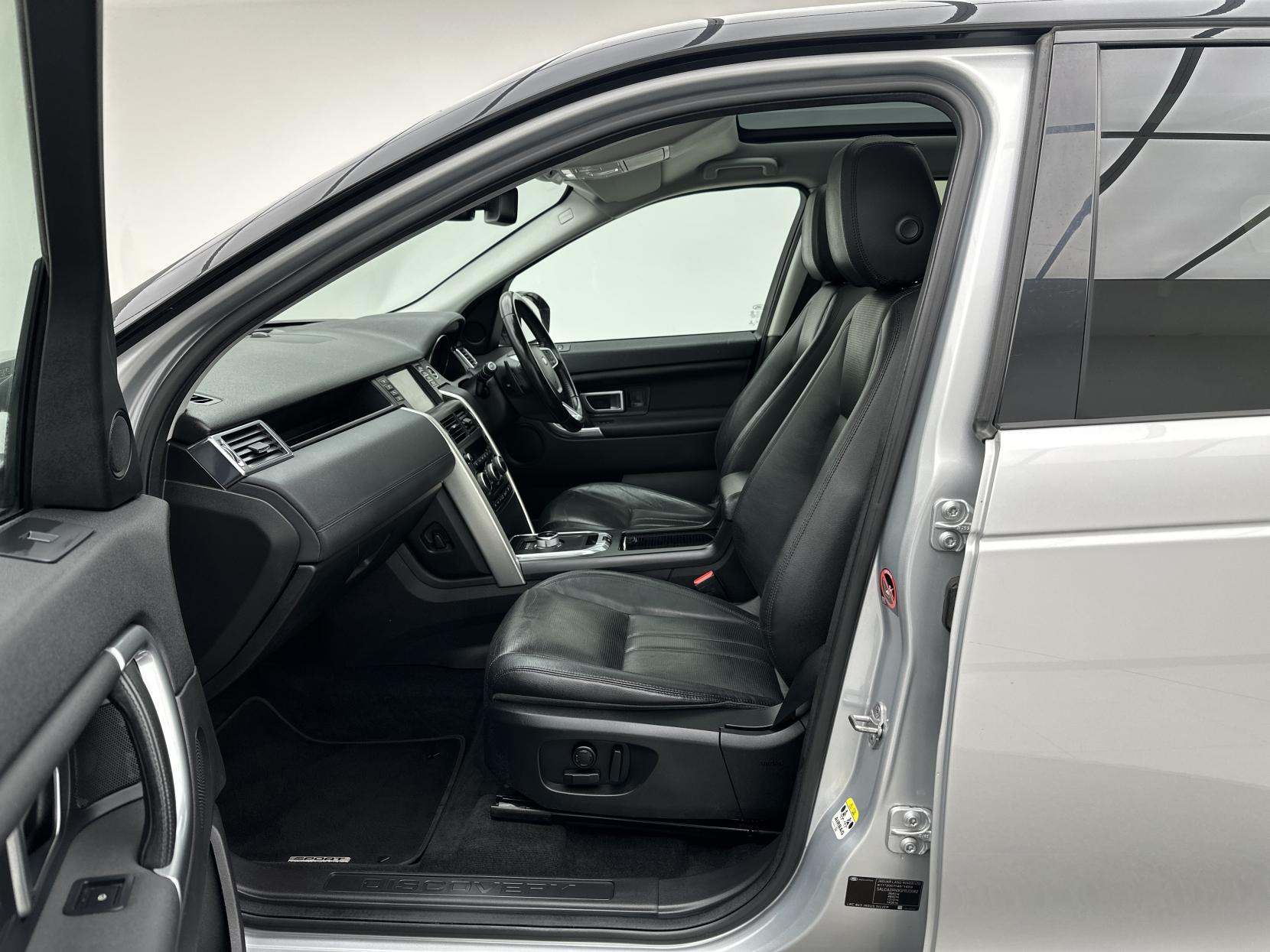 Land Rover Discovery Sport 2.0 TD4 HSE Black SUV 5dr Diesel Auto 4WD Euro 6 (s/s) (180 ps)