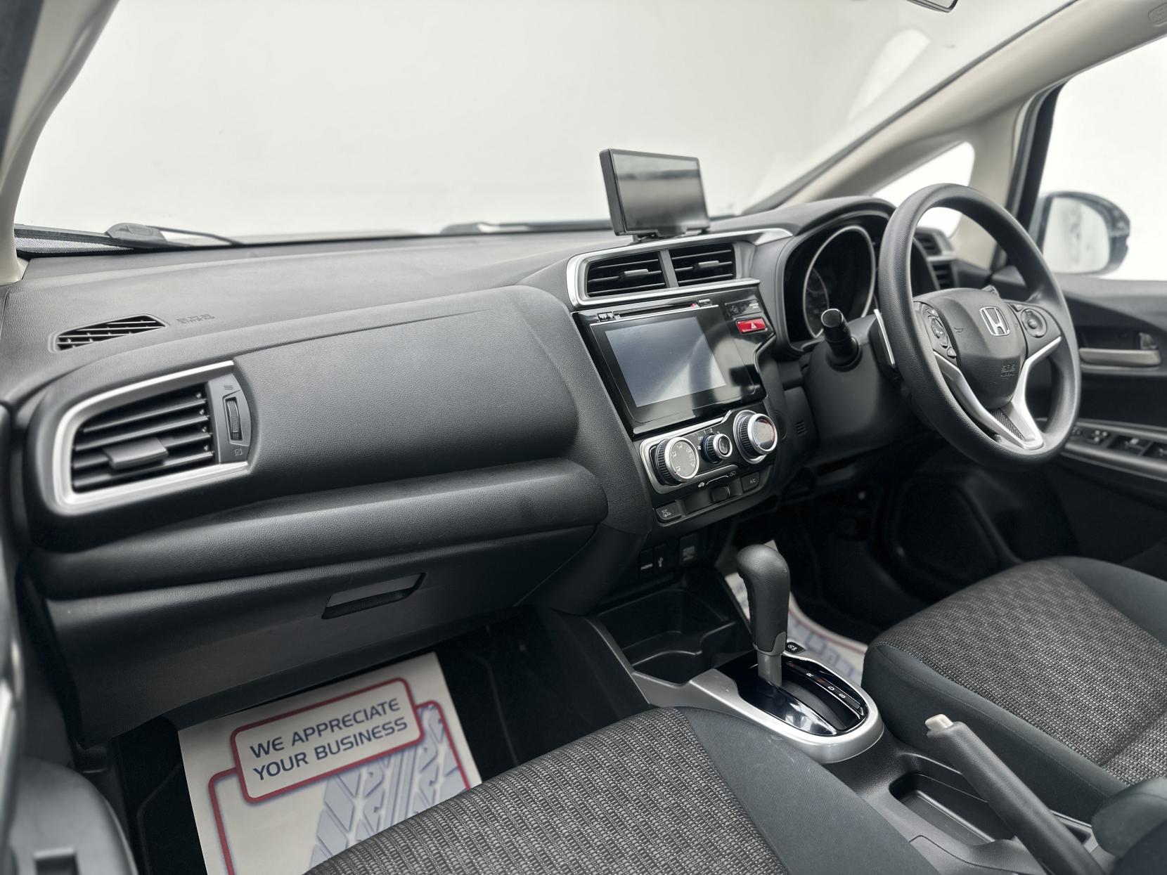 Honda Jazz 1.3 i-VTEC SE Hatchback 5dr Petrol CVT Euro 6 (s/s) (102 ps)