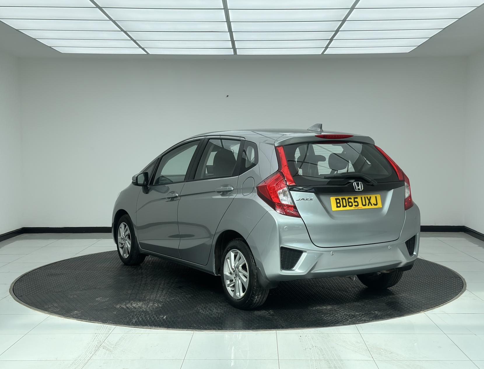 Honda Jazz 1.3 i-VTEC SE Hatchback 5dr Petrol CVT Euro 6 (s/s) (102 ps)