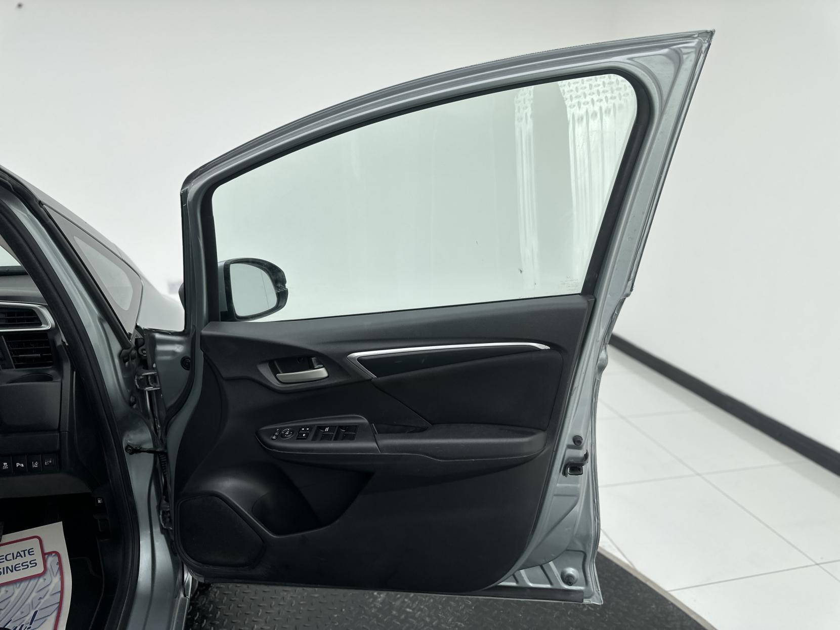 Honda Jazz 1.3 i-VTEC SE Hatchback 5dr Petrol CVT Euro 6 (s/s) (102 ps)