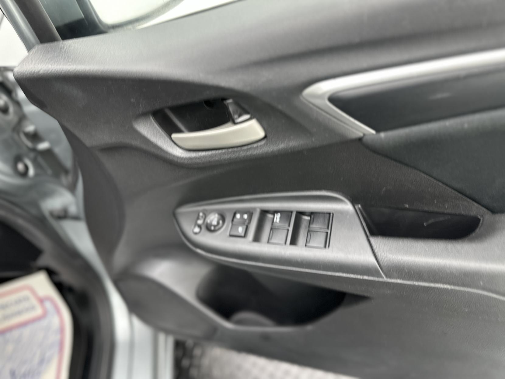 Honda Jazz 1.3 i-VTEC SE Hatchback 5dr Petrol CVT Euro 6 (s/s) (102 ps)