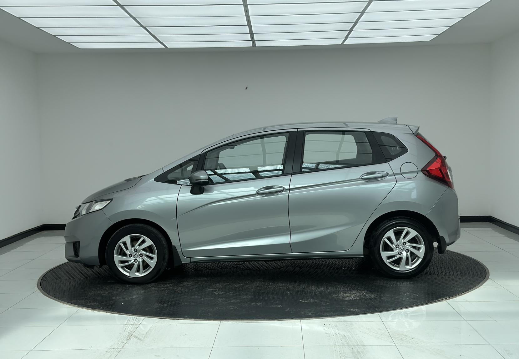 Honda Jazz 1.3 i-VTEC SE Hatchback 5dr Petrol CVT Euro 6 (s/s) (102 ps)