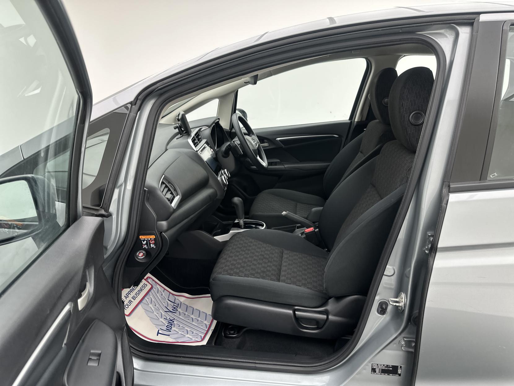 Honda Jazz 1.3 i-VTEC SE Hatchback 5dr Petrol CVT Euro 6 (s/s) (102 ps)