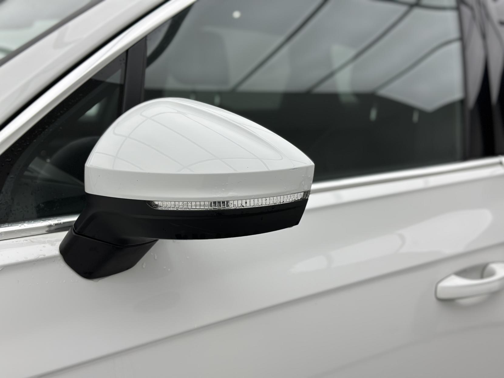 Volkswagen Touareg 3.0 TDI V6 R-Line SUV 5dr Diesel Tiptronic 4Motion Euro 6 (s/s) (231 ps)