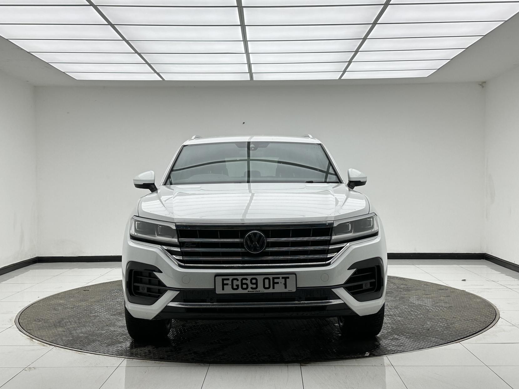 Volkswagen Touareg 3.0 TDI V6 R-Line SUV 5dr Diesel Tiptronic 4Motion Euro 6 (s/s) (231 ps)