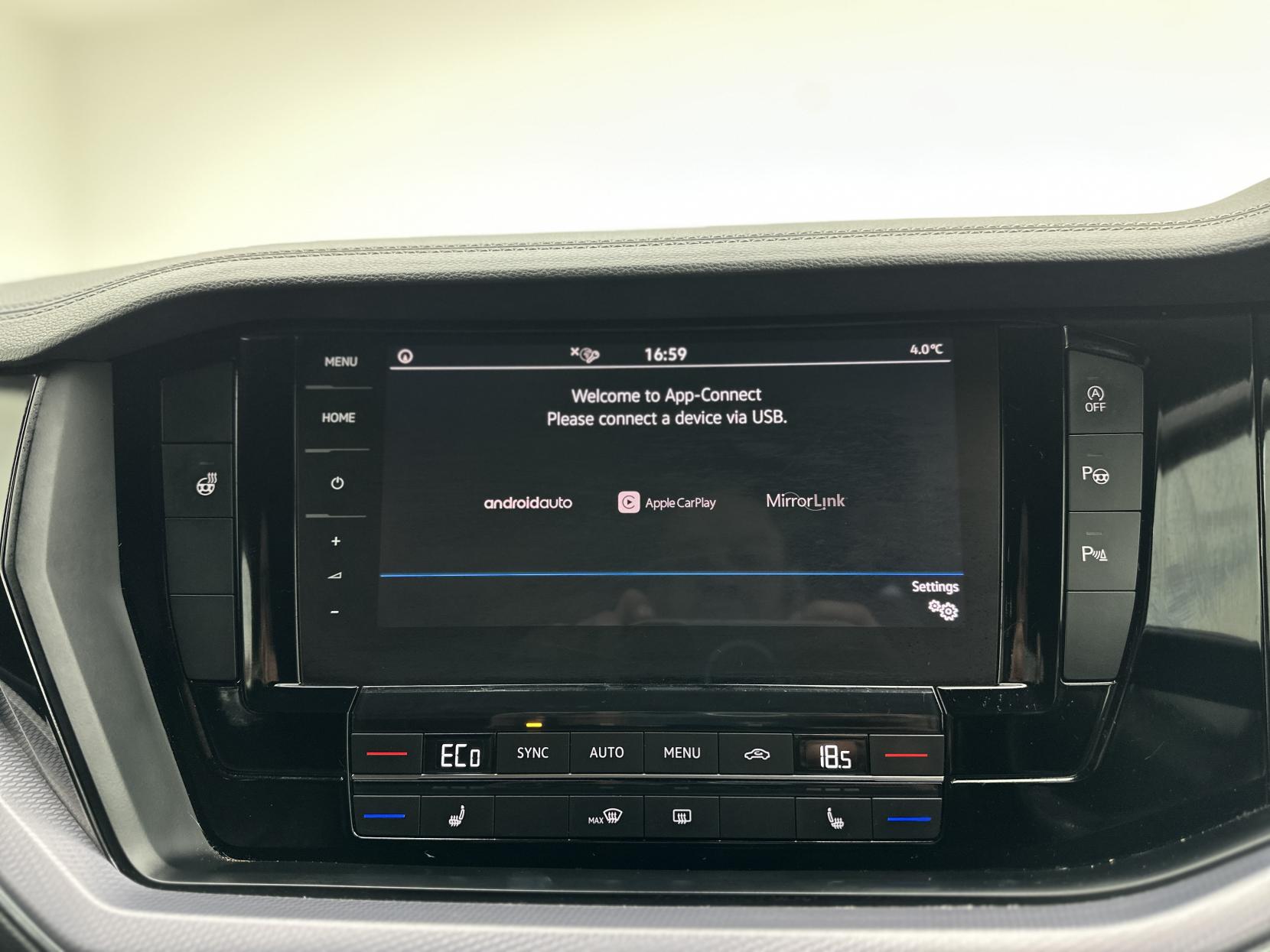 Volkswagen Touareg 3.0 TDI V6 R-Line SUV 5dr Diesel Tiptronic 4Motion Euro 6 (s/s) (231 ps)