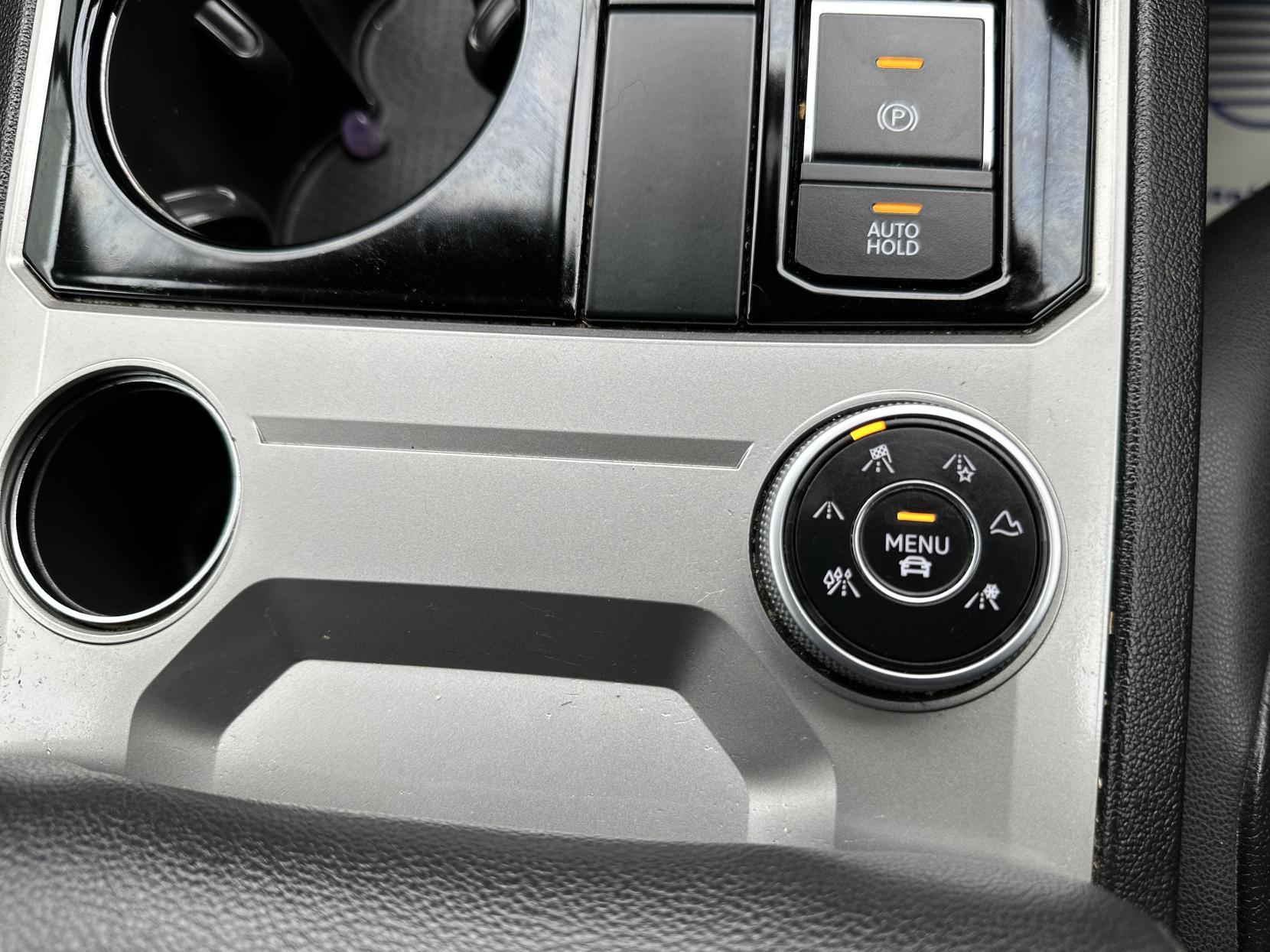 Volkswagen Touareg 3.0 TDI V6 R-Line SUV 5dr Diesel Tiptronic 4Motion Euro 6 (s/s) (231 ps)