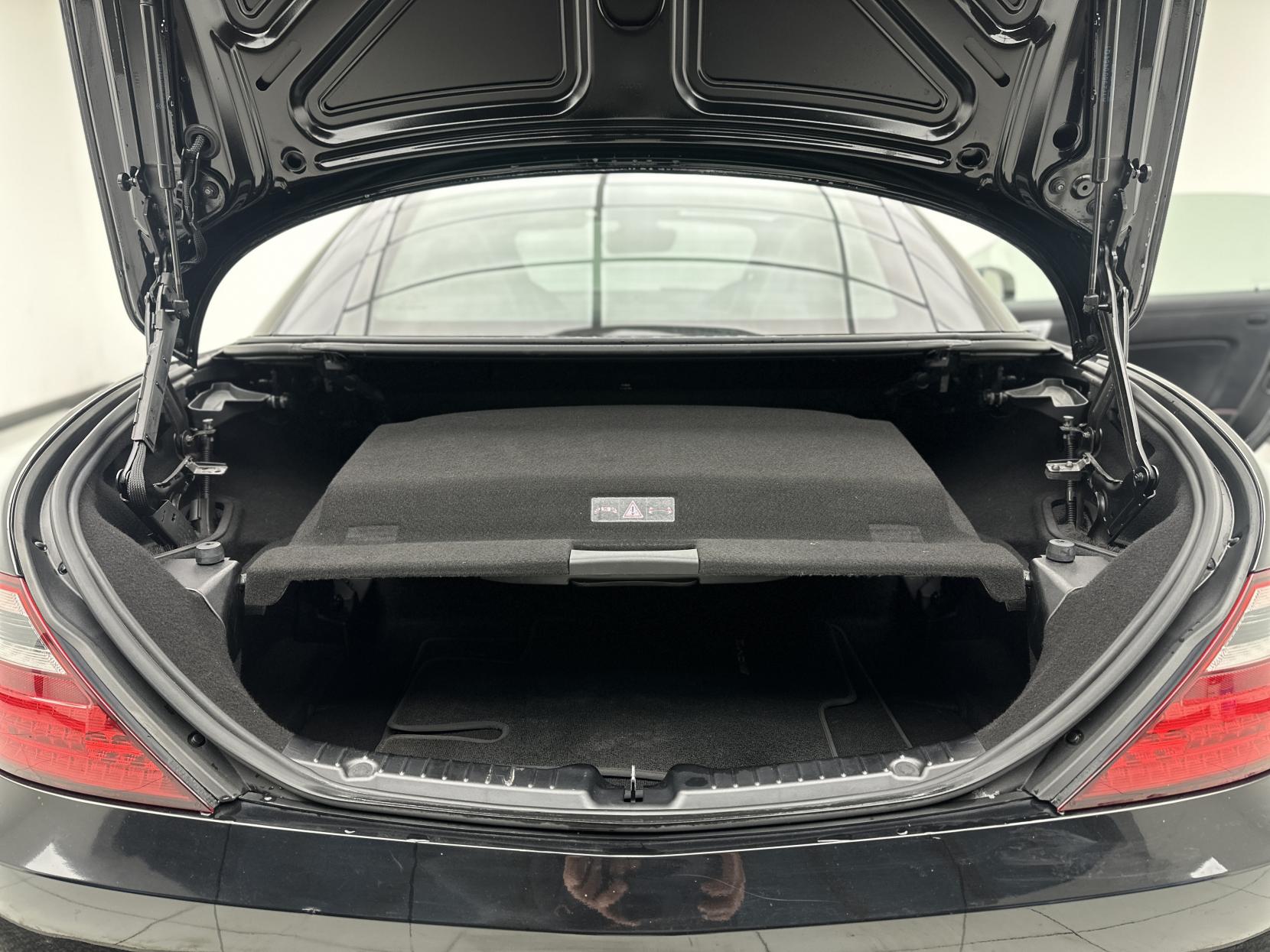 Mercedes-Benz SLK 2.1 SLK250d AMG Sport Convertible 2dr Diesel G-Tronic Euro 6 (s/s) (204 ps)