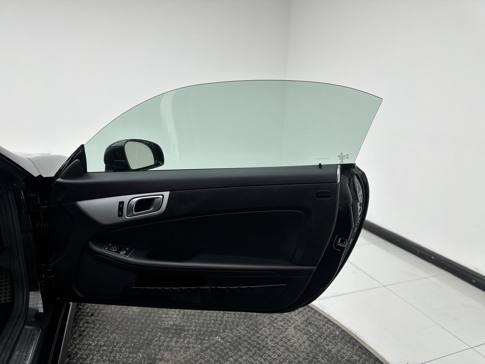 Mercedes-Benz SLK 2.1 SLK250d AMG Sport Convertible 2dr Diesel G-Tronic Euro 6 (s/s) (204 ps)