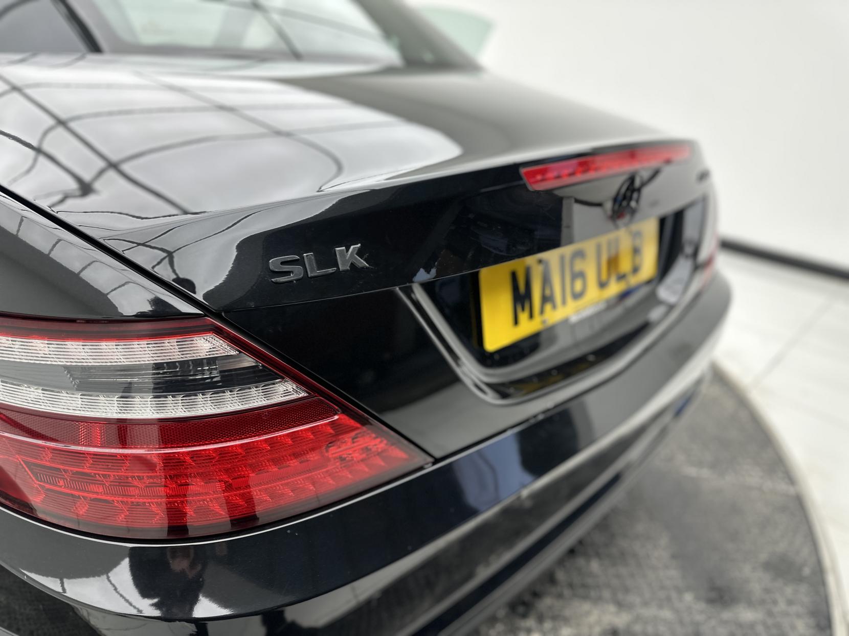 Mercedes-Benz SLK 2.1 SLK250d AMG Sport Convertible 2dr Diesel G-Tronic Euro 6 (s/s) (204 ps)