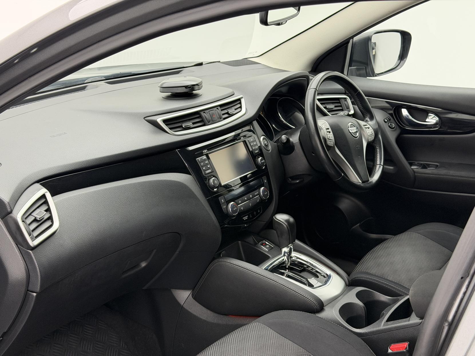 Nissan Qashqai 1.2 DIG-T N-Connecta SUV 5dr Petrol XTRON 2WD Euro 6 (s/s) (115 ps)