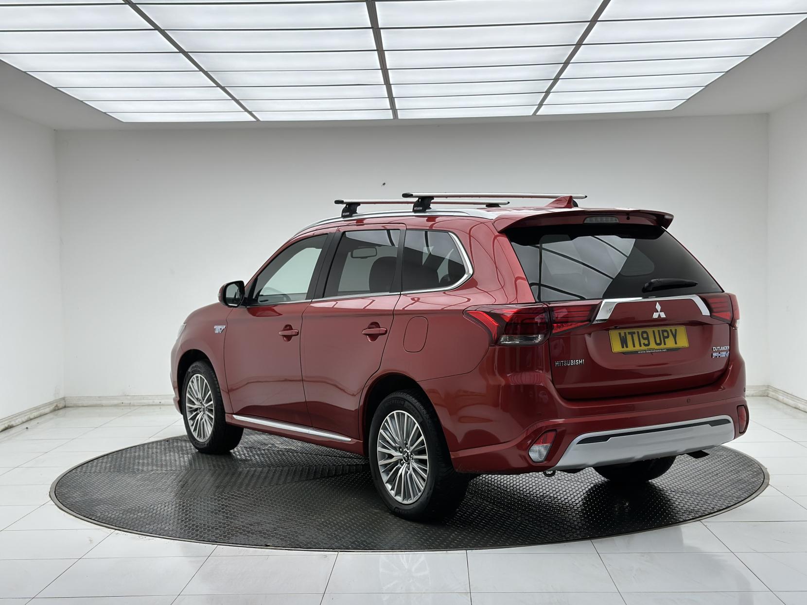 Mitsubishi Outlander 2.4h TwinMotor 13.8kWh 4h SUV 5dr Petrol Plug-in Hybrid CVT 4WD Euro 6 (s/s) (209 ps)