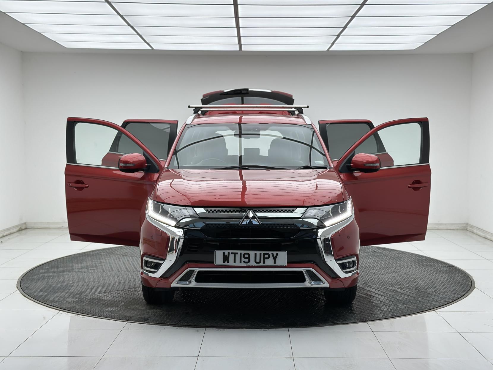 Mitsubishi Outlander 2.4h TwinMotor 13.8kWh 4h SUV 5dr Petrol Plug-in Hybrid CVT 4WD Euro 6 (s/s) (209 ps)