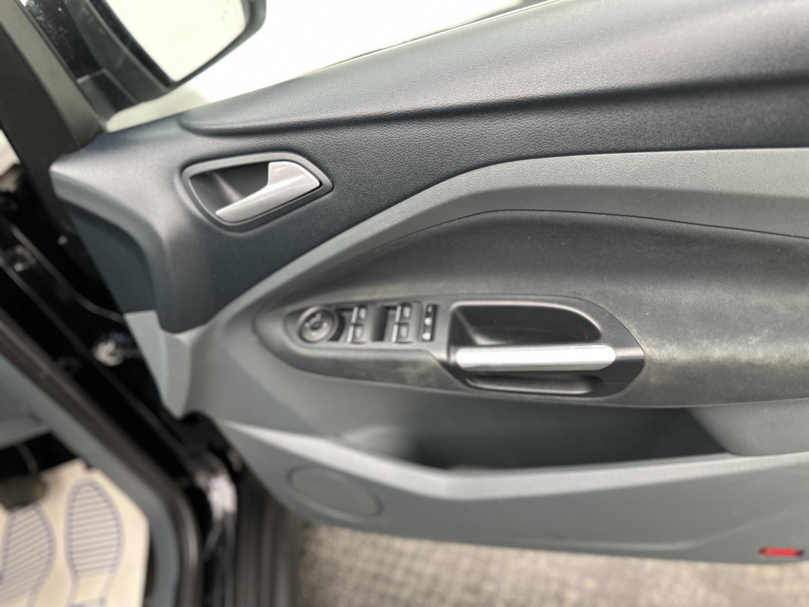 Ford C-Max 2.0 TDCi Titanium MPV 5dr Diesel Powershift Euro 5 (140 ps)