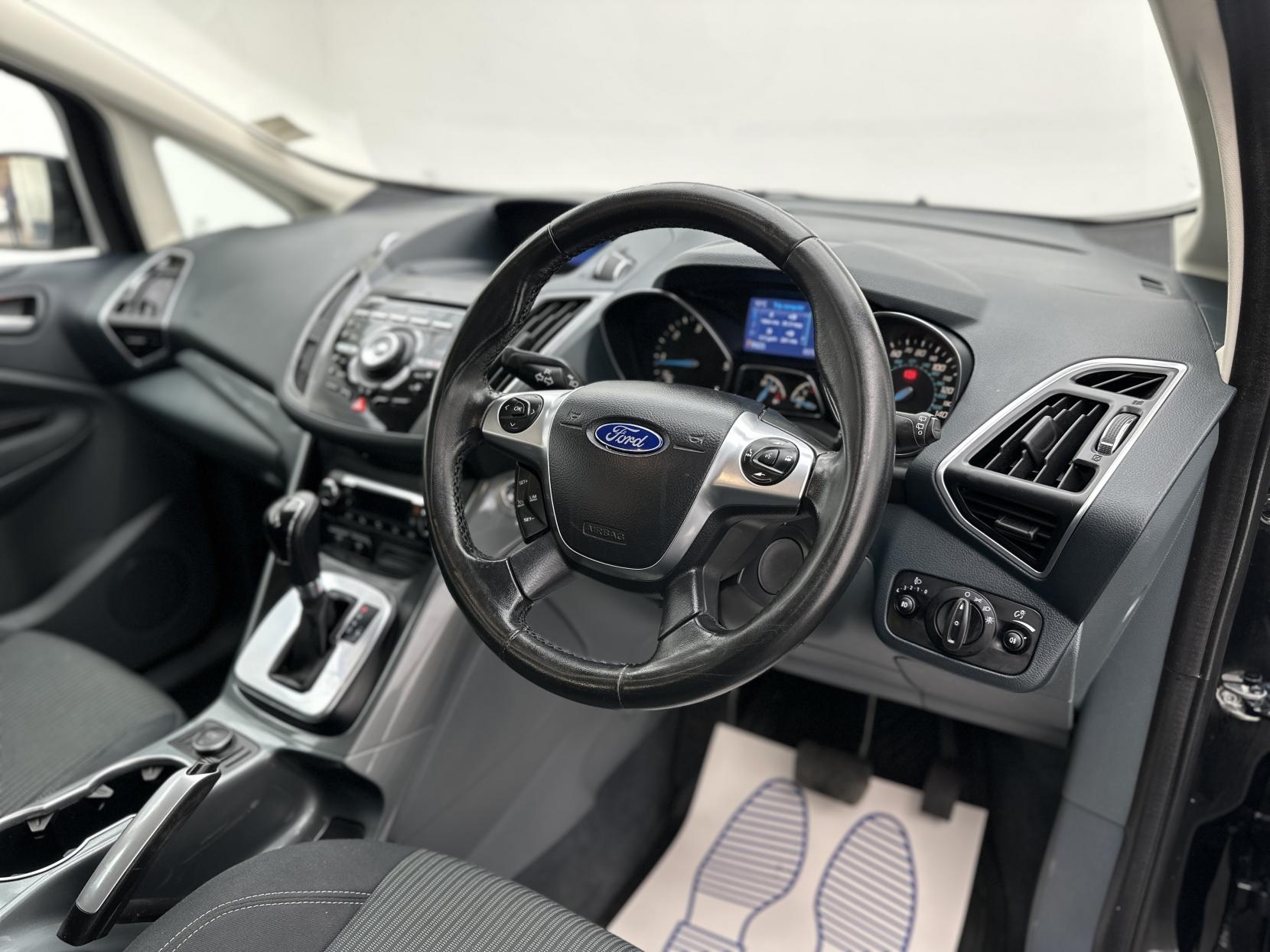 Ford C-Max 2.0 TDCi Titanium MPV 5dr Diesel Powershift Euro 5 (140 ps)