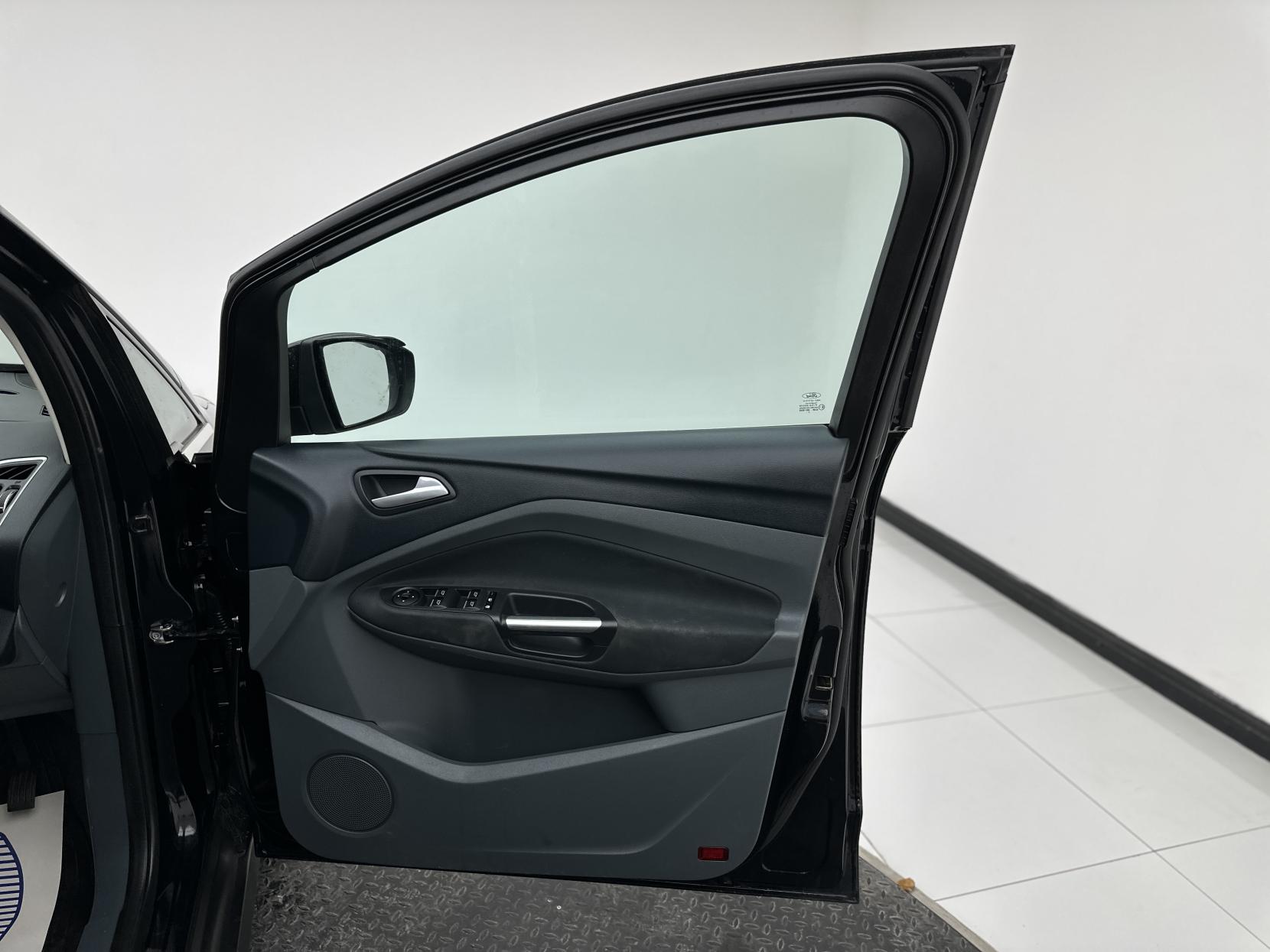 Ford C-Max 2.0 TDCi Titanium MPV 5dr Diesel Powershift Euro 5 (140 ps)