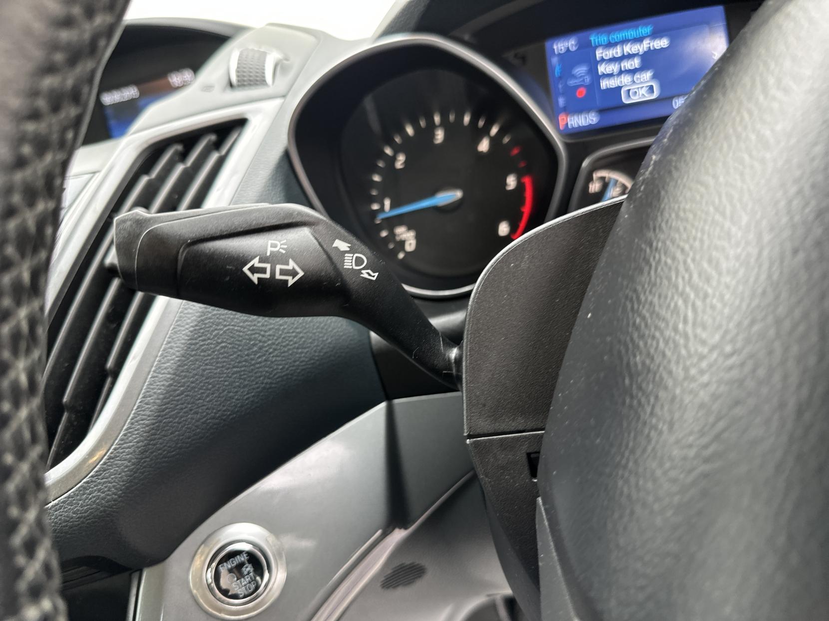 Ford C-Max 2.0 TDCi Titanium MPV 5dr Diesel Powershift Euro 5 (140 ps)