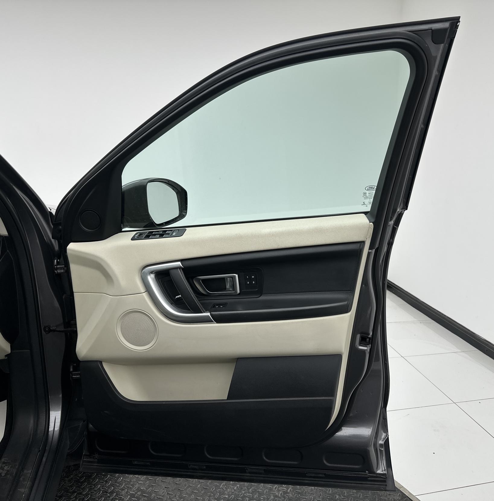 Land Rover Discovery Sport 2.0 TD4 HSE Luxury SUV 5dr Diesel Auto 4WD Euro 6 (s/s) (180 ps)