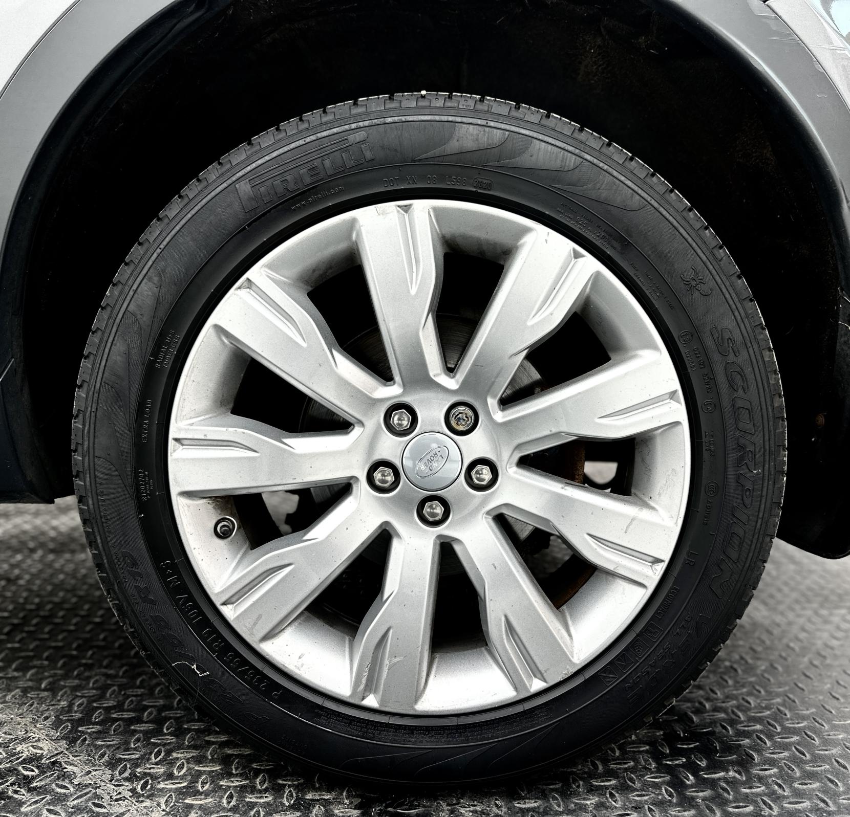 Land Rover Discovery Sport 2.0 TD4 HSE Luxury SUV 5dr Diesel Auto 4WD Euro 6 (s/s) (180 ps)