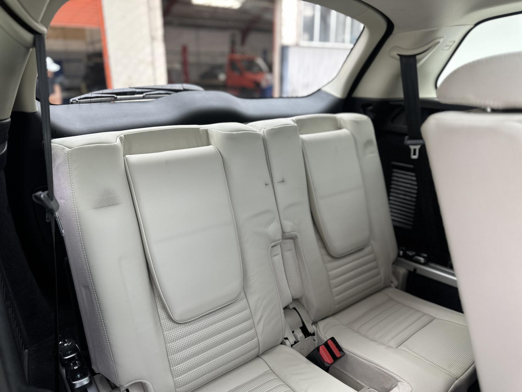 Land Rover Discovery Sport 2.0 TD4 HSE Luxury SUV 5dr Diesel Auto 4WD Euro 6 (s/s) (180 ps)