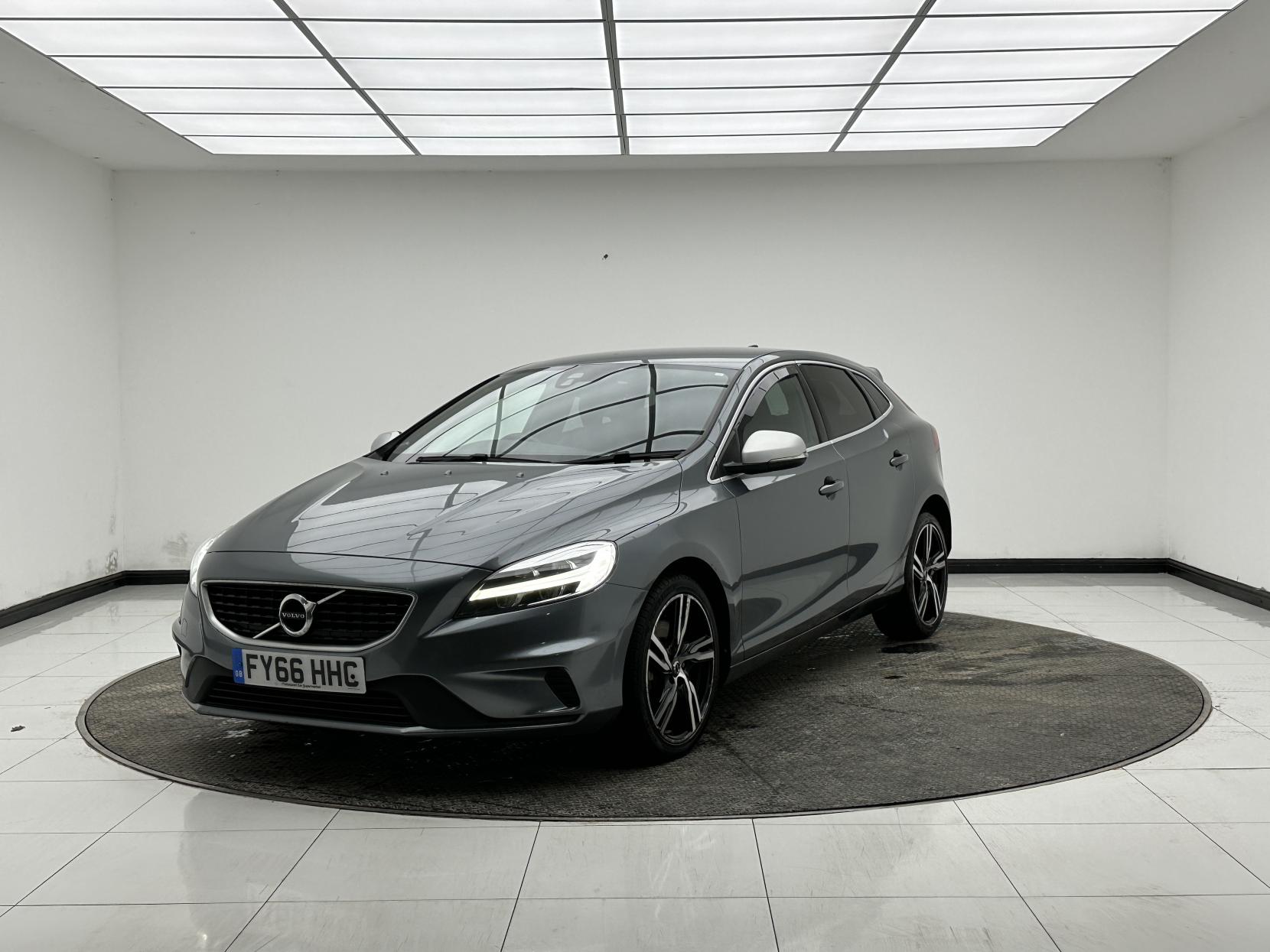 Volvo V40 2.0 D3 R-Design Pro Hatchback 5dr Diesel Auto Euro 6 (s/s) (150 ps)