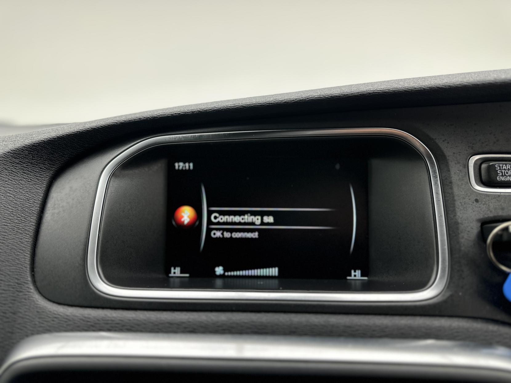 Volvo V40 2.0 D3 R-Design Pro Hatchback 5dr Diesel Auto Euro 6 (s/s) (150 ps)