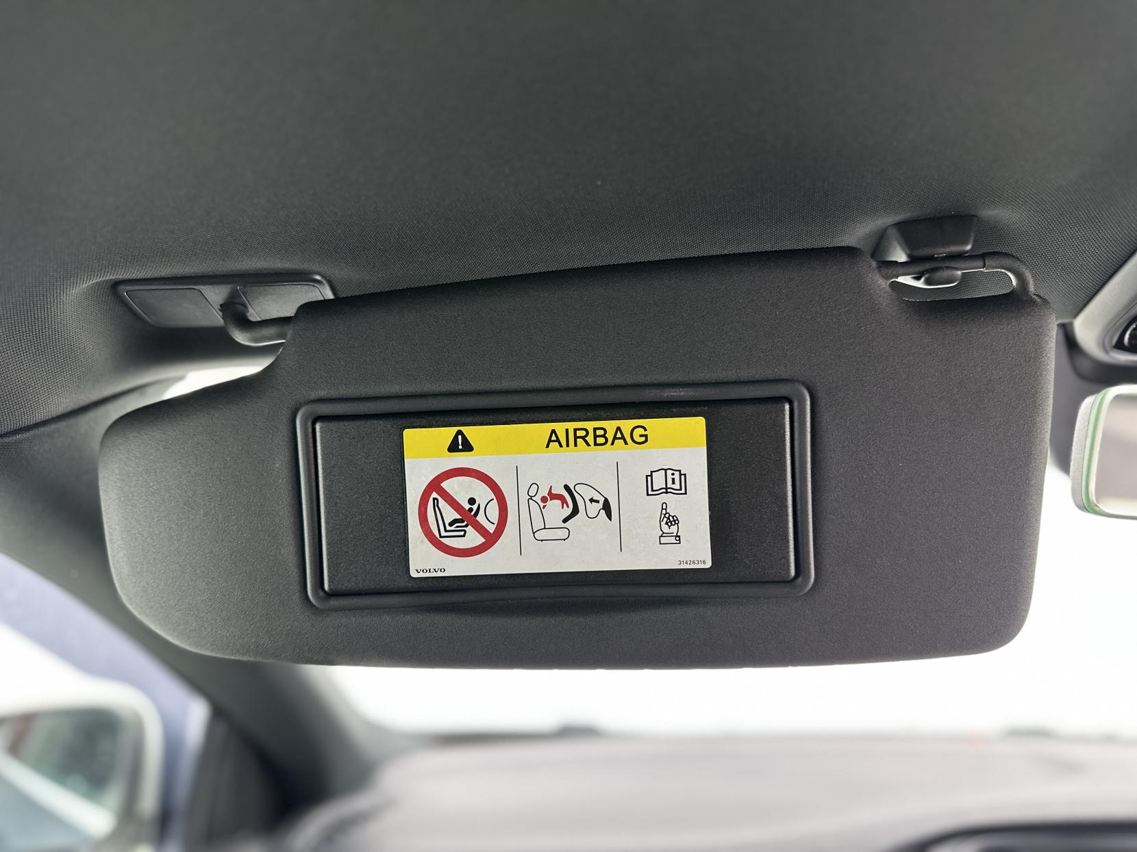 Volvo V40 2.0 D3 R-Design Pro Hatchback 5dr Diesel Auto Euro 6 (s/s) (150 ps)