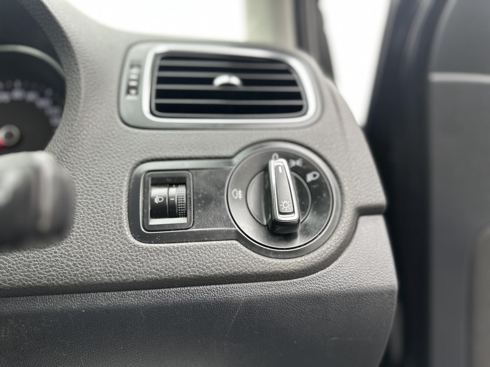 Volkswagen Polo 1.0 BlueMotion Tech SE Hatchback 5dr Petrol Manual Euro 6 (s/s) (60 ps)