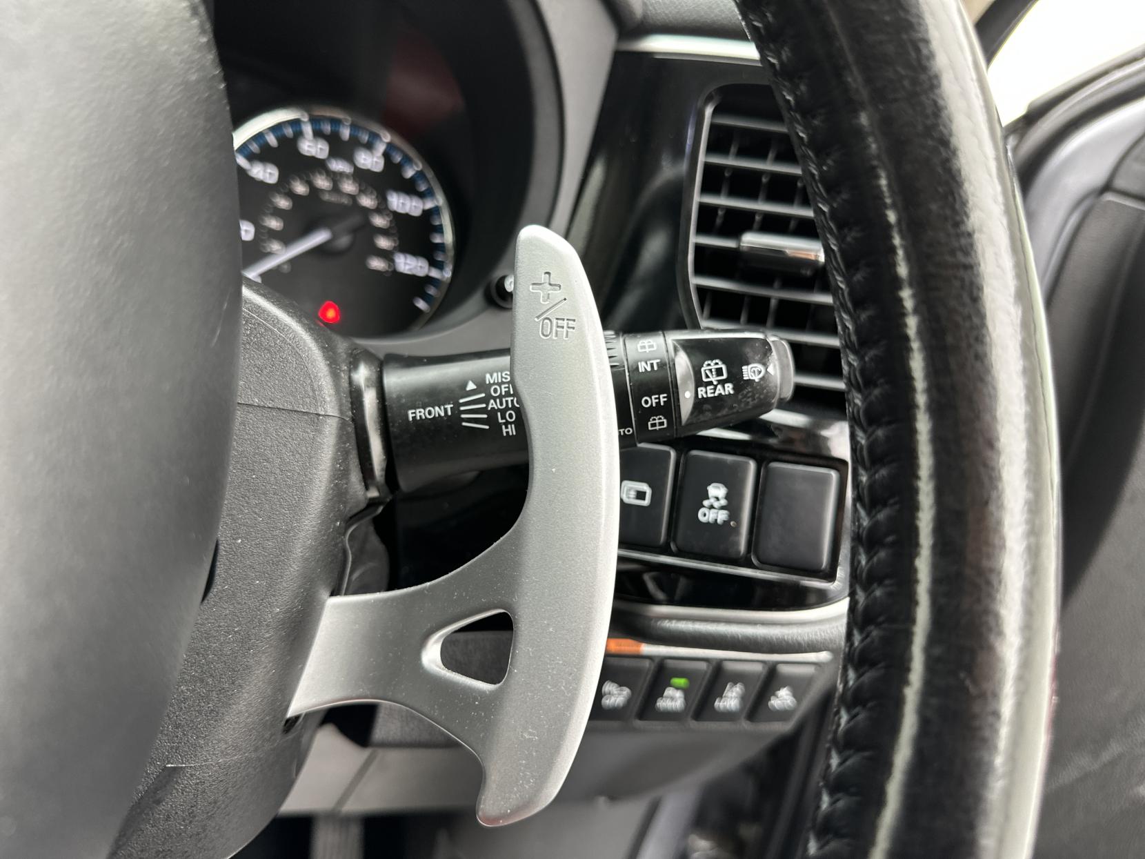 Mitsubishi Outlander 2.0h 12kWh 5hs SUV 5dr Petrol Plug-in Hybrid CVT 4WD Euro 6 (s/s) (200 ps)