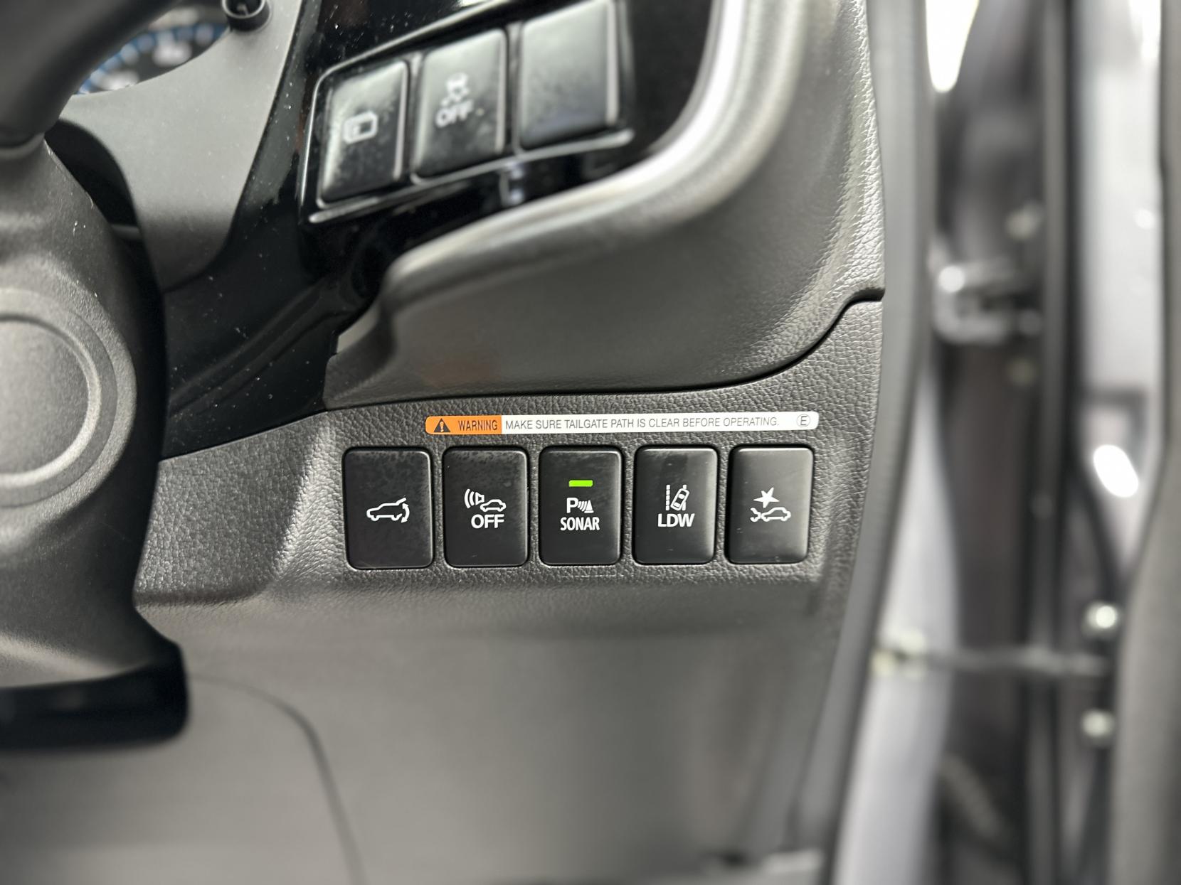 Mitsubishi Outlander 2.0h 12kWh 5hs SUV 5dr Petrol Plug-in Hybrid CVT 4WD Euro 6 (s/s) (200 ps)