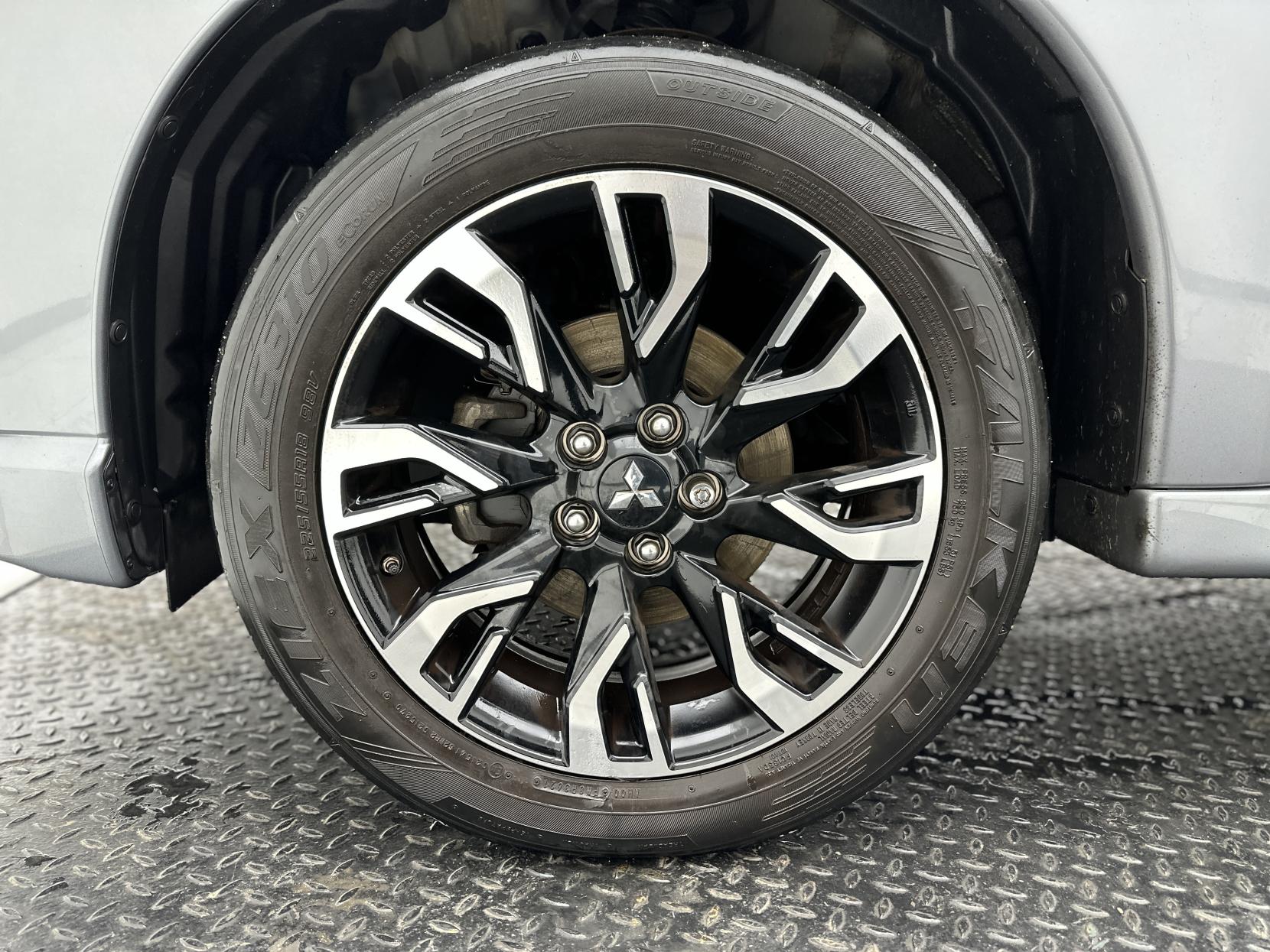 Mitsubishi Outlander 2.0h 12kWh 5hs SUV 5dr Petrol Plug-in Hybrid CVT 4WD Euro 6 (s/s) (200 ps)