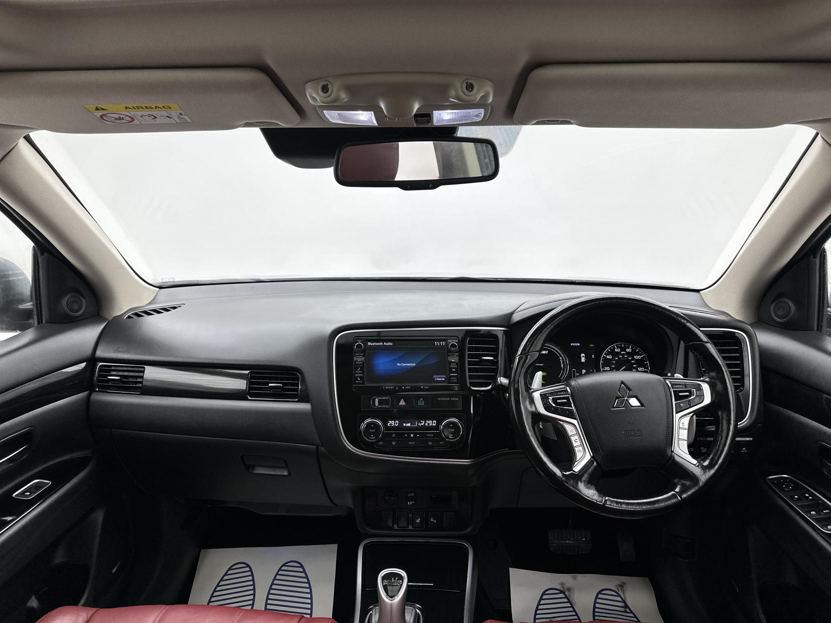 Mitsubishi Outlander 2.0h 12kWh 5hs SUV 5dr Petrol Plug-in Hybrid CVT 4WD Euro 6 (s/s) (200 ps)