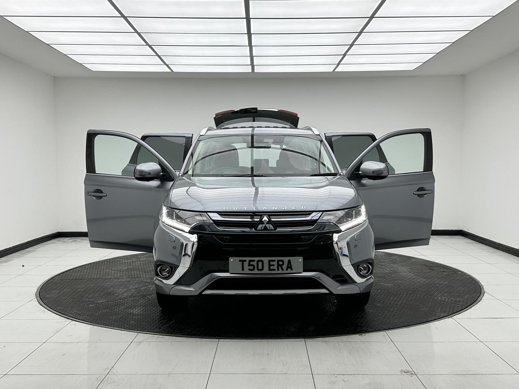 Mitsubishi Outlander 2.0h 12kWh 5hs SUV 5dr Petrol Plug-in Hybrid CVT 4WD Euro 6 (s/s) (200 ps)