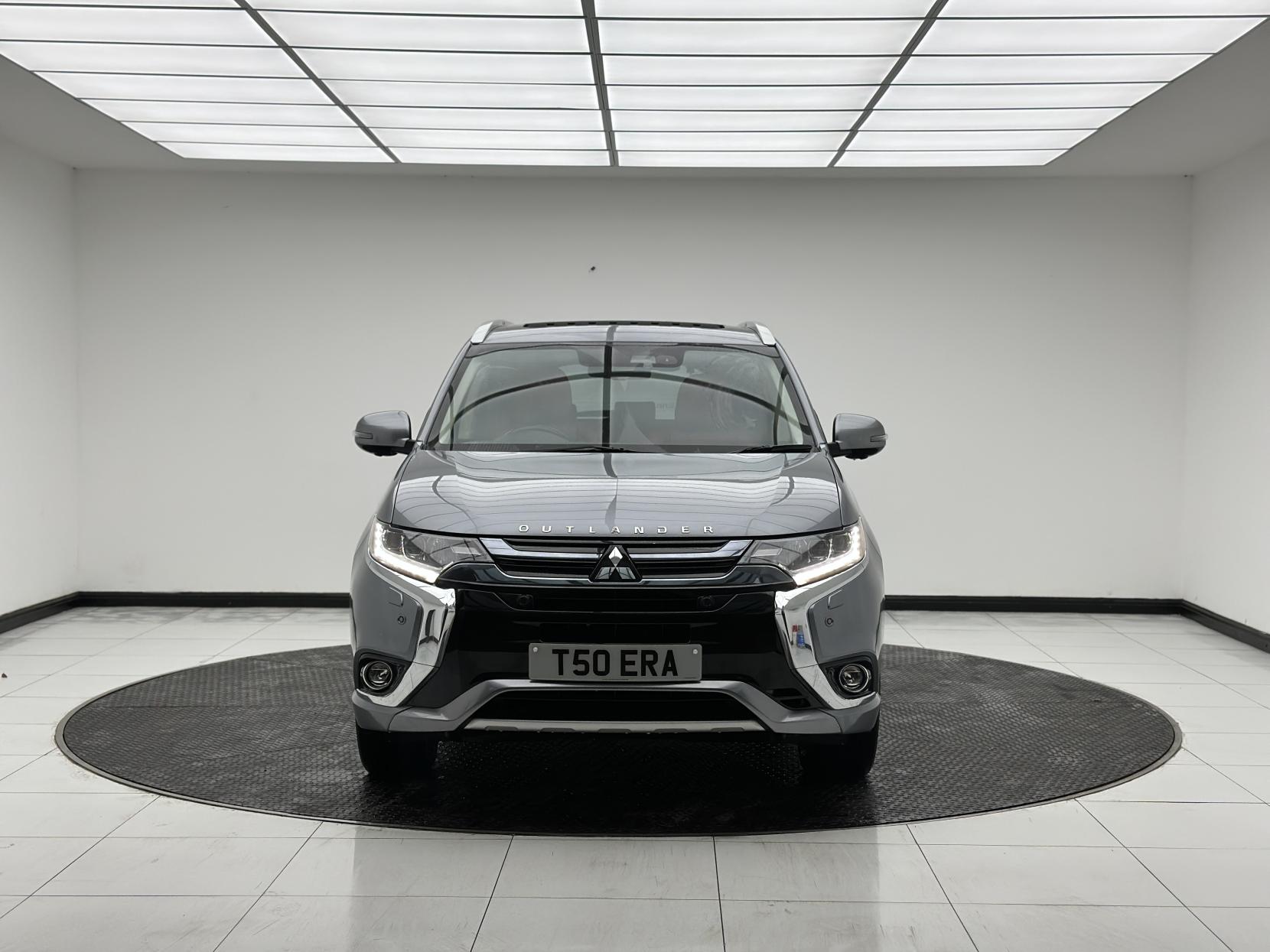 Mitsubishi Outlander 2.0h 12kWh 5hs SUV 5dr Petrol Plug-in Hybrid CVT 4WD Euro 6 (s/s) (200 ps)