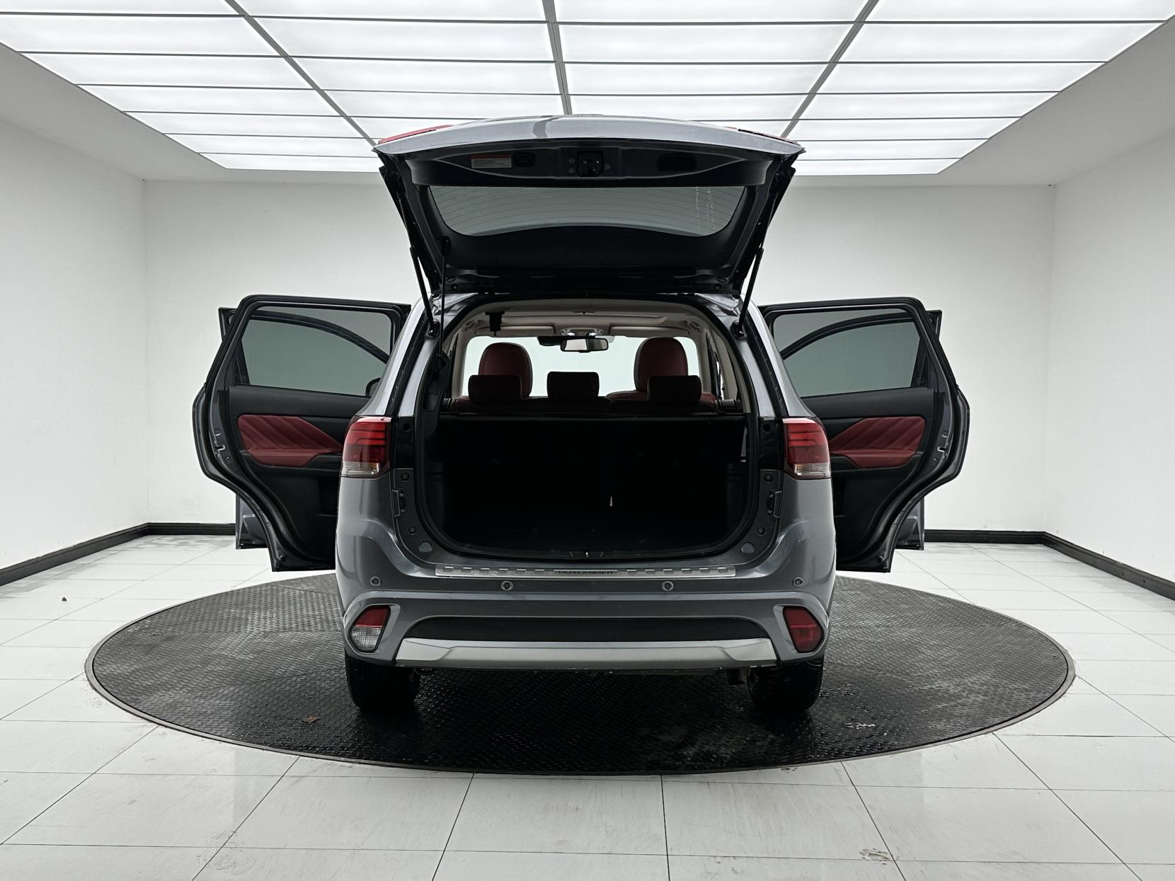 Mitsubishi Outlander 2.0h 12kWh 5hs SUV 5dr Petrol Plug-in Hybrid CVT 4WD Euro 6 (s/s) (200 ps)