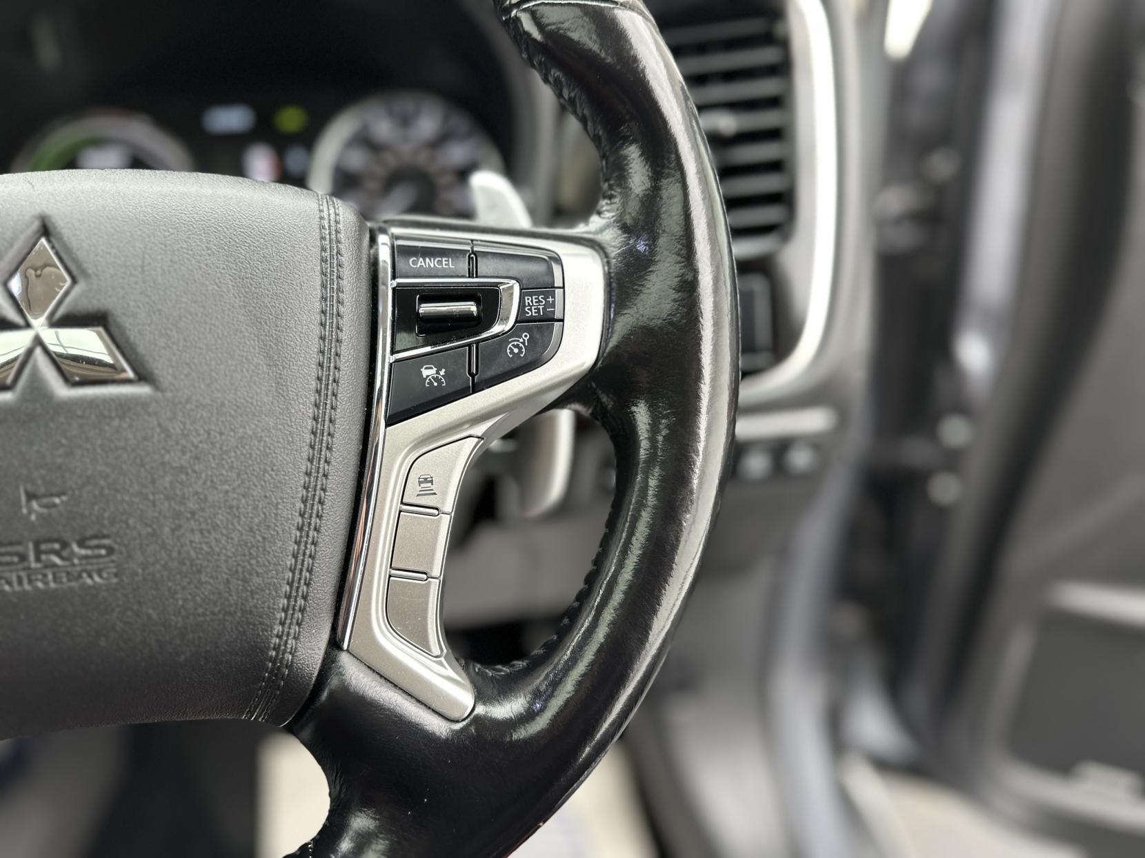 Mitsubishi Outlander 2.0h 12kWh 5hs SUV 5dr Petrol Plug-in Hybrid CVT 4WD Euro 6 (s/s) (200 ps)