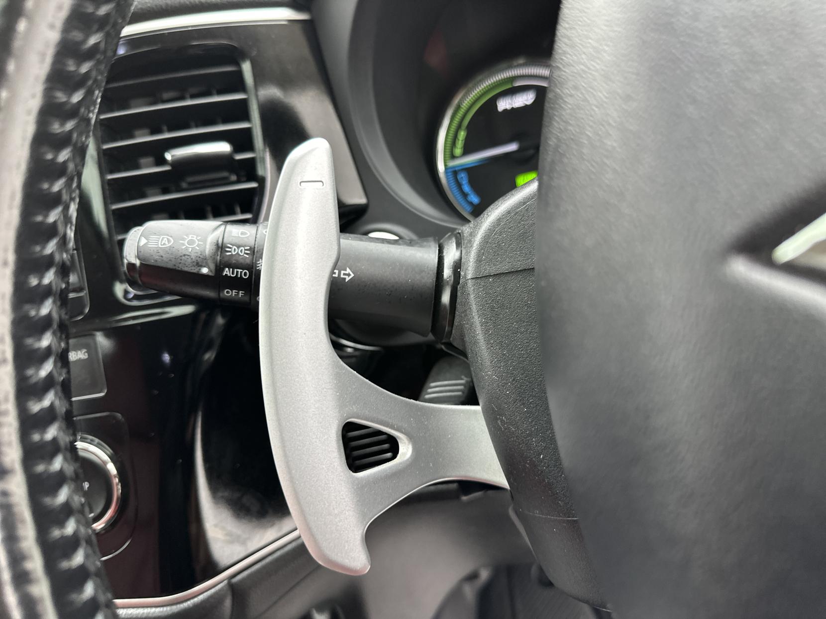 Mitsubishi Outlander 2.0h 12kWh 5hs SUV 5dr Petrol Plug-in Hybrid CVT 4WD Euro 6 (s/s) (200 ps)