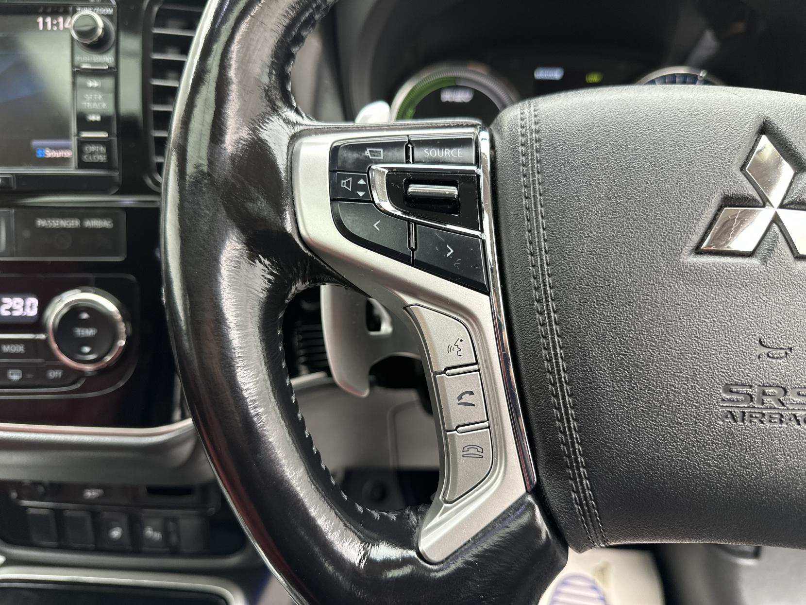 Mitsubishi Outlander 2.0h 12kWh 5hs SUV 5dr Petrol Plug-in Hybrid CVT 4WD Euro 6 (s/s) (200 ps)